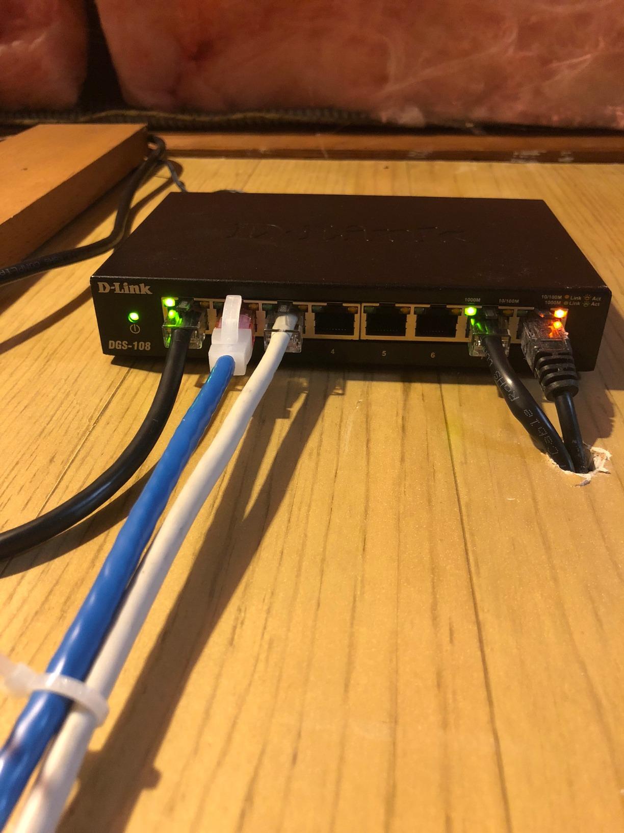 D-Link 8-Port Gigabit Unmanaged Ethernet Switch for Office, Media or Gaming customer photo 1