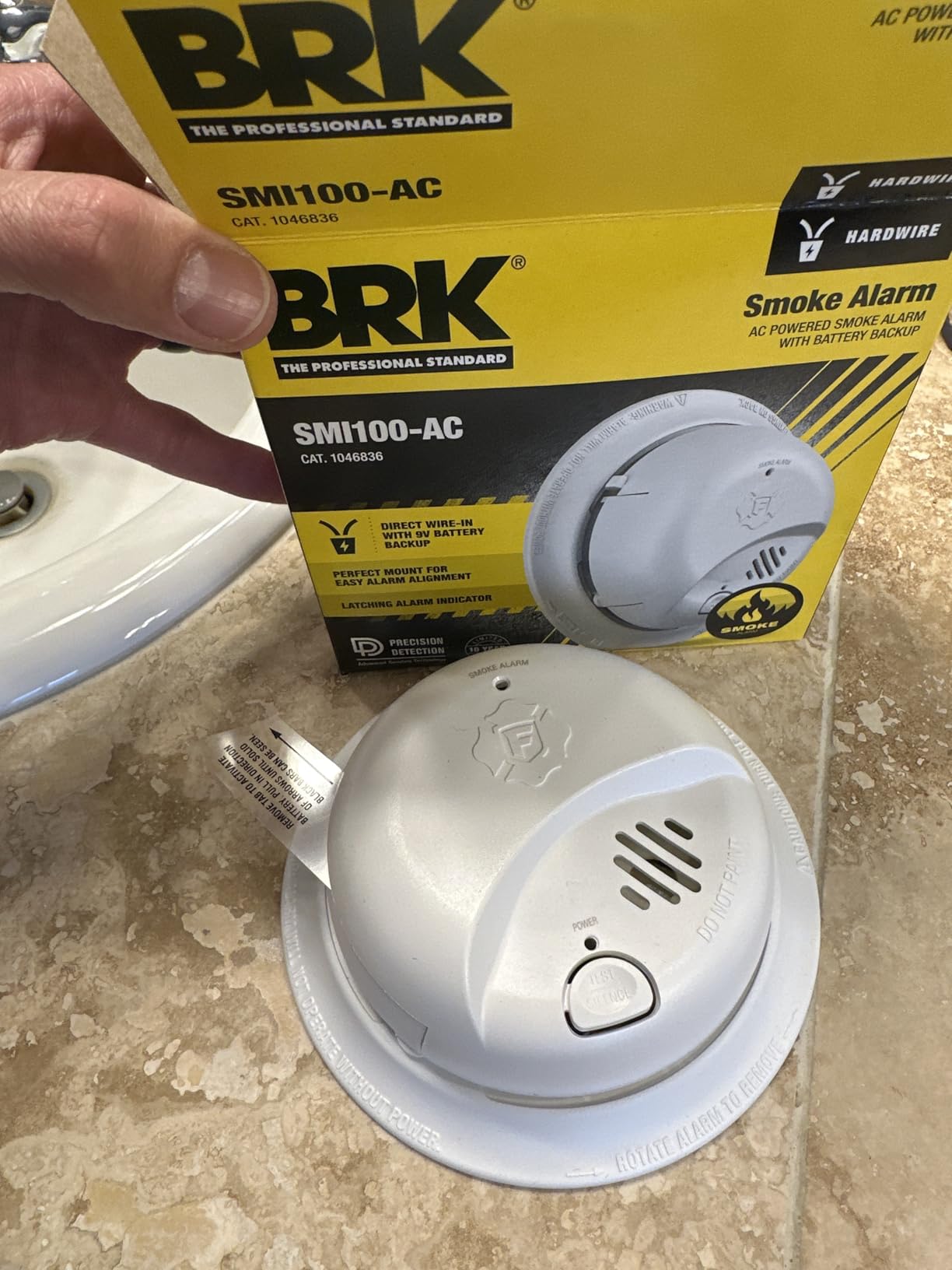 First Alert BRK SMI100-AC Hardwired Smoke Alarm with Battery Backup, Contractor 6-Pack customer photo 1