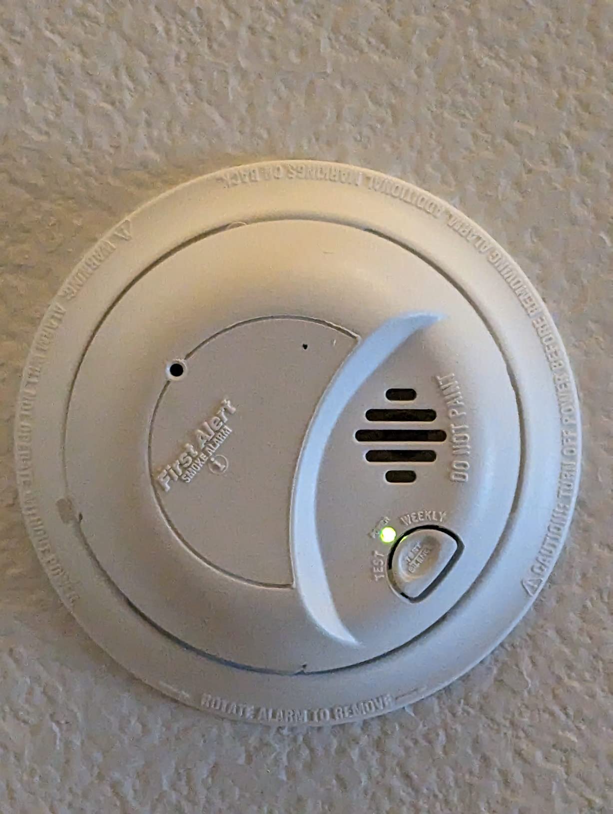 First Alert BRK SMI100-AC Hardwired Smoke Alarm with Battery Backup, Contractor 6-Pack customer photo 2