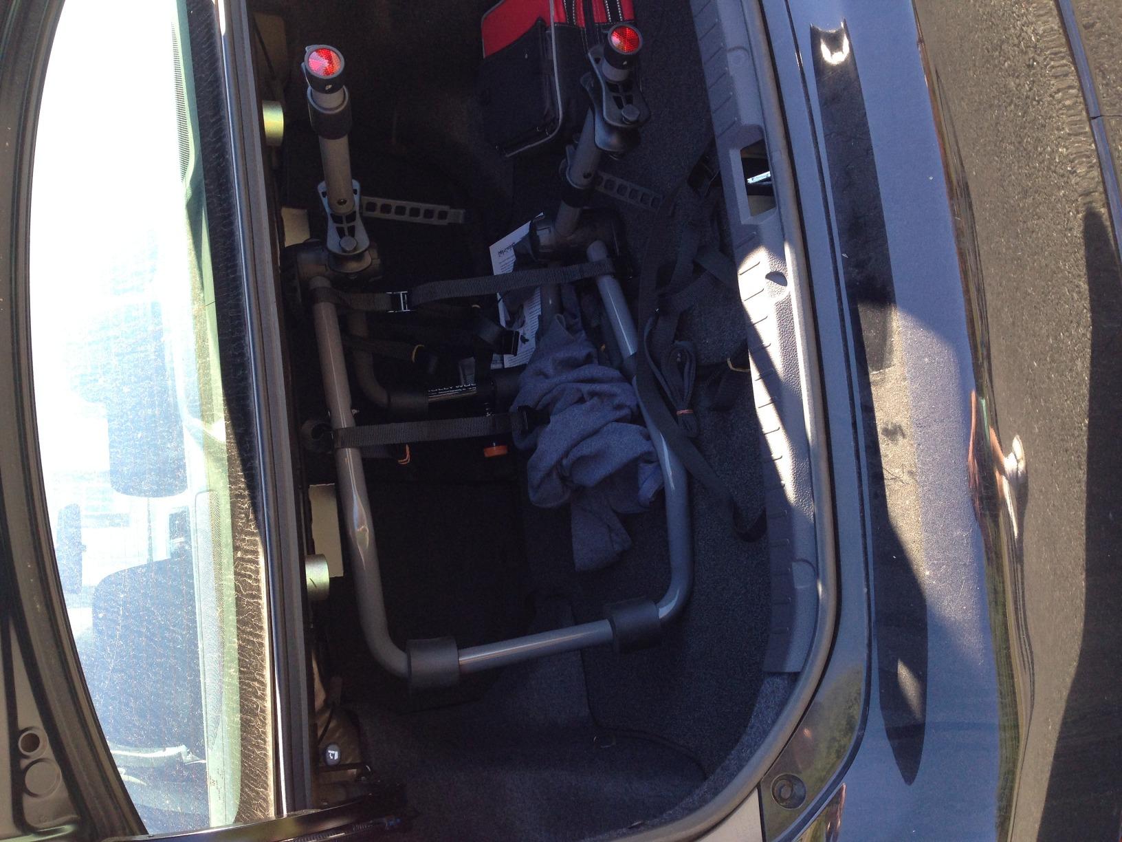 Hollywood Racks B2 Baja 2-Bike Trunk Mount Rack , Gray customer photo 2