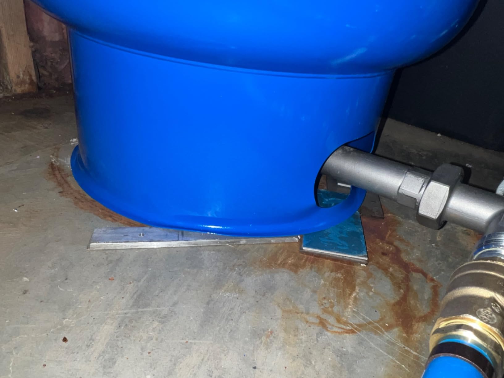 Water Worker HT-32B Well Tank, 32 GAL Capacity, 1 in FNPT customer photo 1