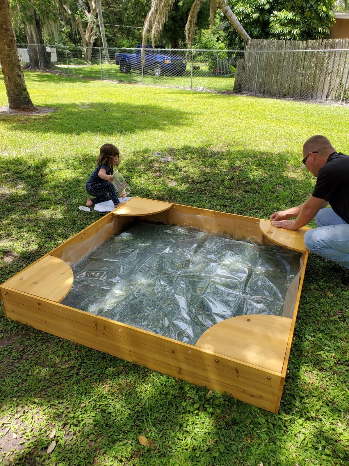 KidKraft Wooden Backyard Sandbox with Built-in Corner Seating and Mesh Cover, Kid's Outdoor Furniture, Honey, Gift for Ages 2-8 customer photo 2