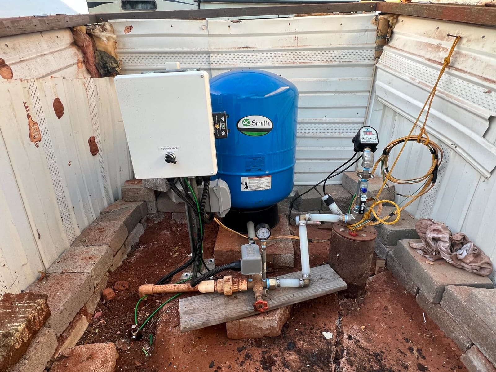 DITEK DTK-120/240CM+ Surge ARRESTOR, Parallel Protector, Multi-Purpose, NEMA 4X, UL1449 Listed, SPD, Type 1, 2W(+G), 120/240VAC customer photo 1