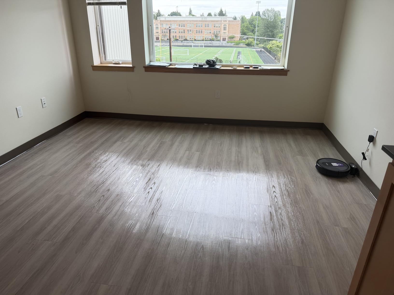 Zep Neutral PH Industrial Floor Cleaner - 1 Gallon - ZUNEUT128 - Concentrated Pro Trusted All-Purpose Floor Cleaner customer photo 1