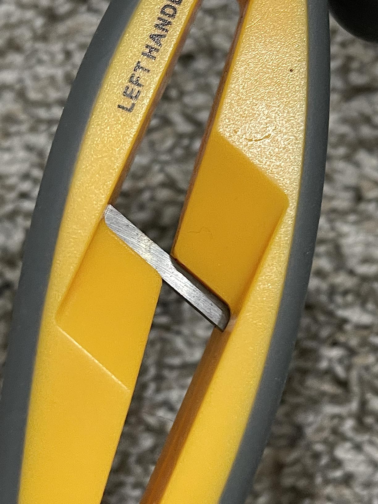 Smith's 50185 Jiffy-Pro Handheld Sharpener - 2-Stage Sharpening - Large Scissors & Shear Sharpening Slots - Outdoor Sharpener for Pocket, Hunting, Fishing & Kitchen Knives - Soft Grip Handle customer photo 2