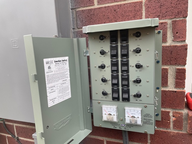 Connecticut Electric EmerGen Transfer Switch Kit - 30 Amp, 10-Circuit, 10-Foot Cord, 7500 Watts, for Generator customer photo 2