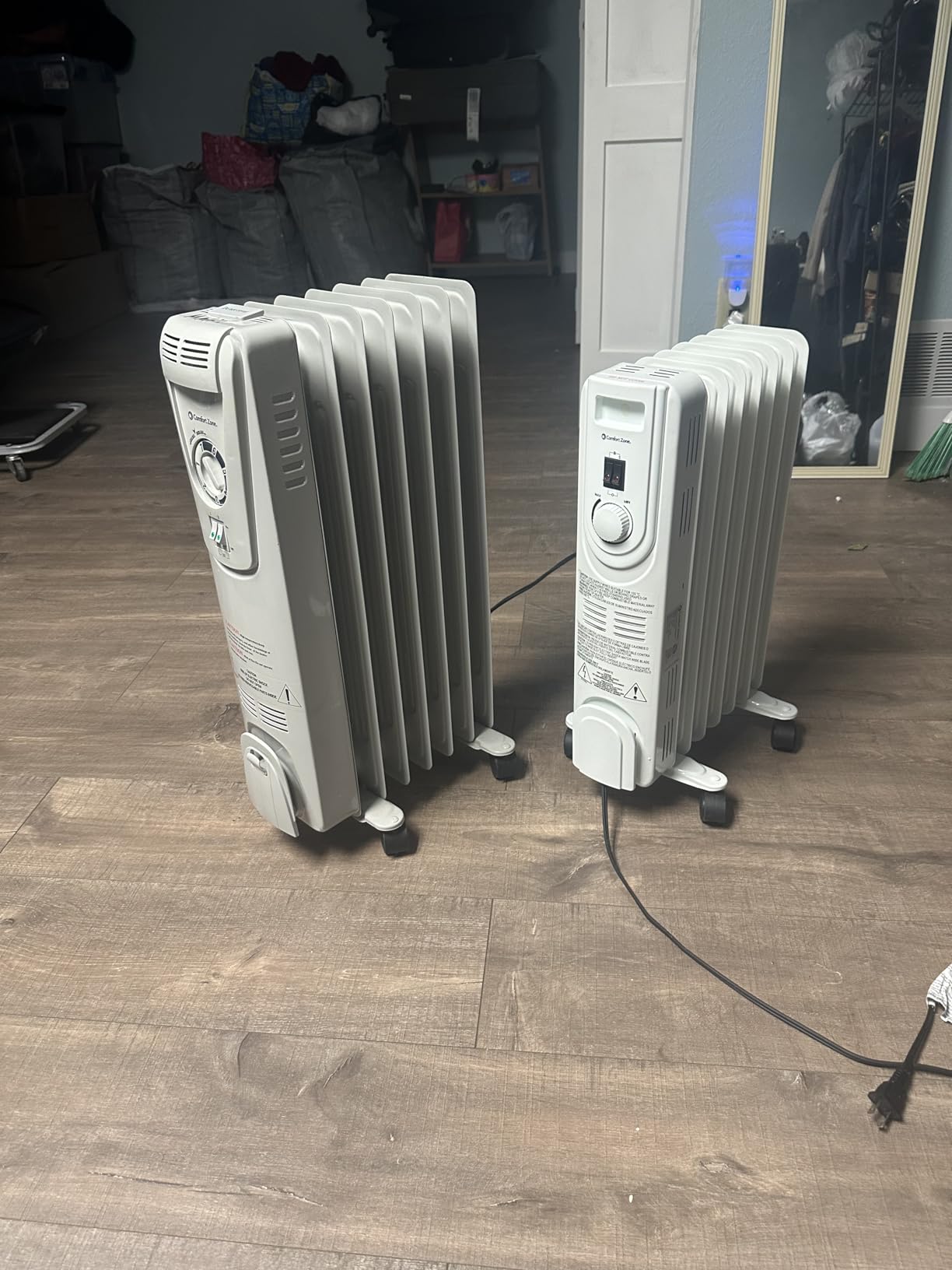 Comfort Zone Electric Oil-Filled Radiant Radiator Space Heater, Never Refill, Adjustable Thermostat, Tip-Over Switch & Overheat Protection System, Ideal for Home, Bedroom, & Office, 1,200W, CZ7007J customer photo 1