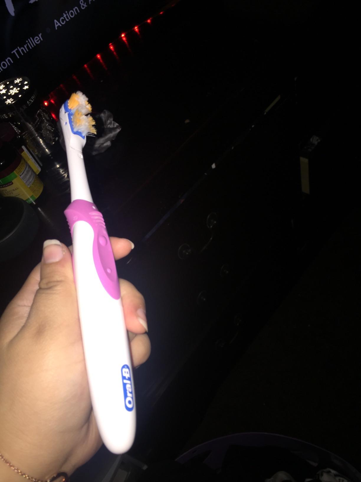 Oral-B 3D White Action Power Toothbrush, 1 Count (Colors May Vary), Multi-colored customer photo 2