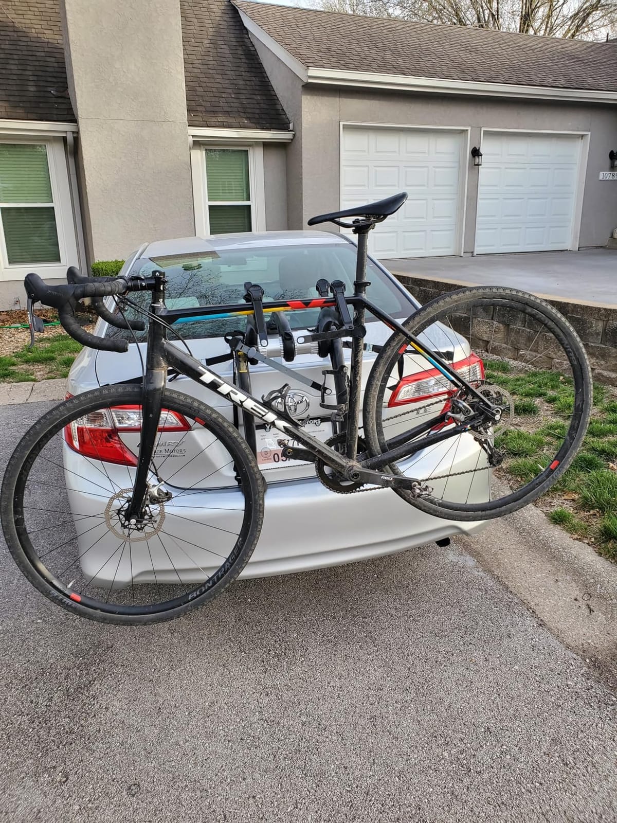 Saris Bones Car Trunk Bicycle Rack Carrier, Mounts 2 Bikes, Black - Durable, Rust-Free, Anti-Sway Straps, Fits Most Vehicles, Made in USA, Arc-Based Design, 100% Recyclable Materials customer photo 2