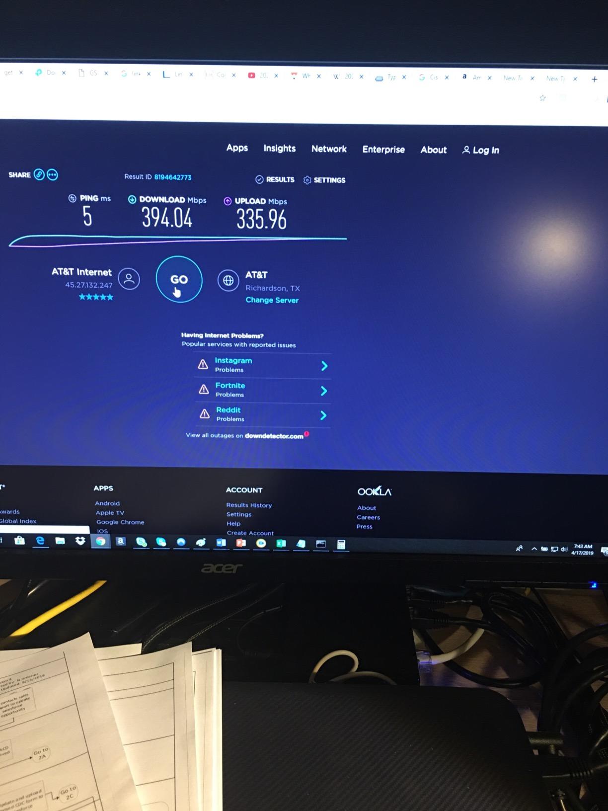 Linksys SE3008: 8-Port Gigabit Ethernet Unmanaged Switch, Computer Network, Auto-Sensing Ports Maximize Data Flow for up to 1,000 Mbps (Black, Blue) customer photo 2