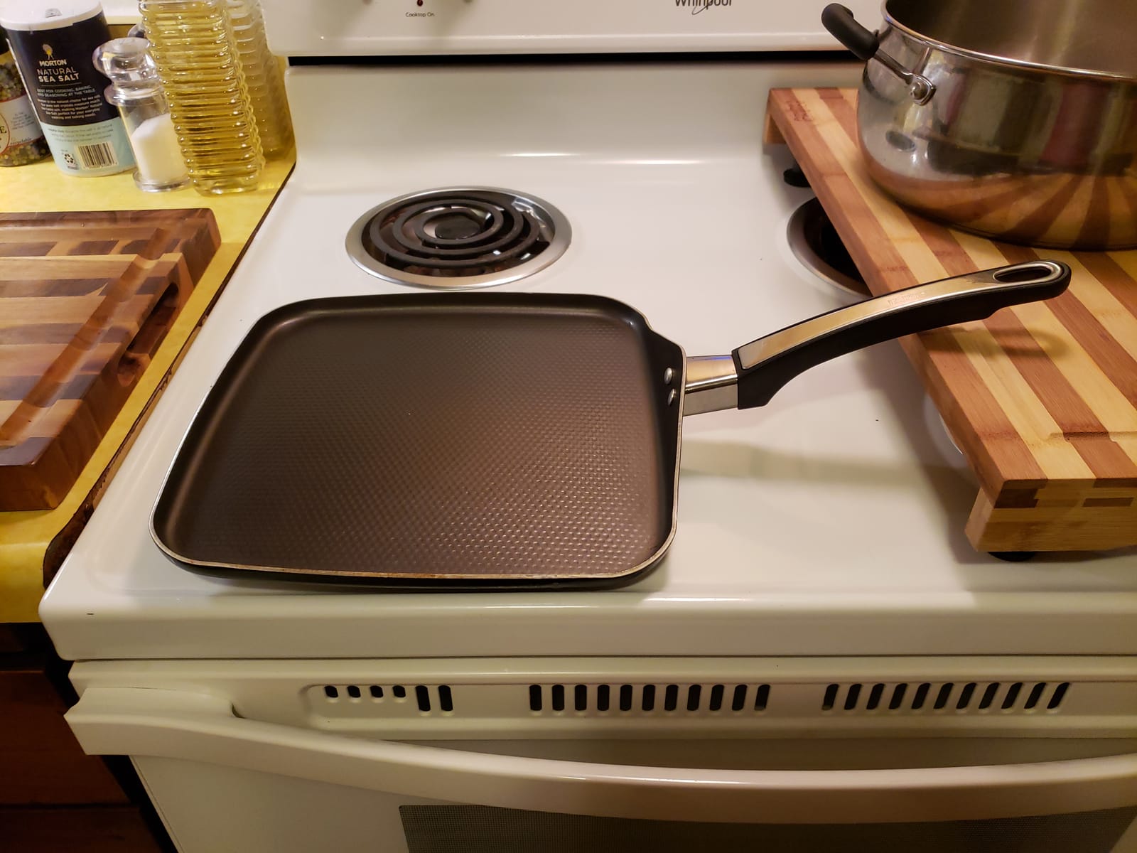 Farberware High Performance Aluminum Nonstick Stovetop Griddle Pan, 11-Inch customer photo 1