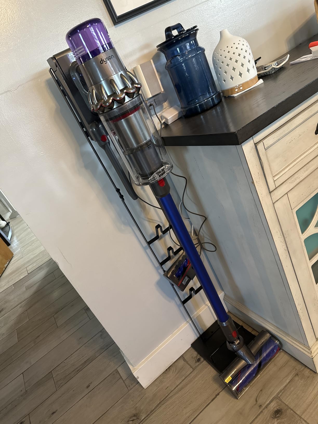 Dyson V11 Origin Cordless Vacuum, 185AW, 3 Power Modes, Up to 60 Minutes,² Deep Cleans Hard Floors and Carpets, Detangles pet Hair, Converts to Handheld customer photo 1