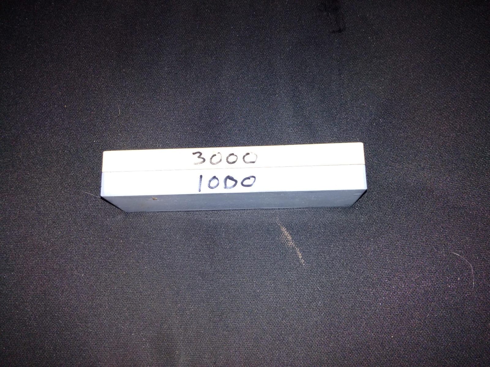 Suehiro Japanese Sharpening Stone, Dual-sided #1000 and #3000 Grit with Rubber Base, Compact customer photo 1