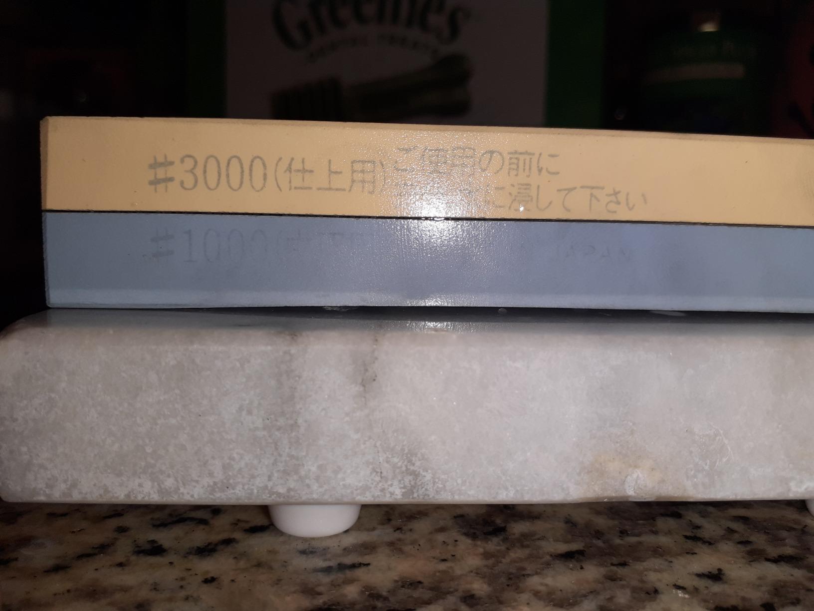 Suehiro Japanese Sharpening Stone, Dual-sided #1000 and #3000 Grit with Rubber Base, Compact customer photo 2