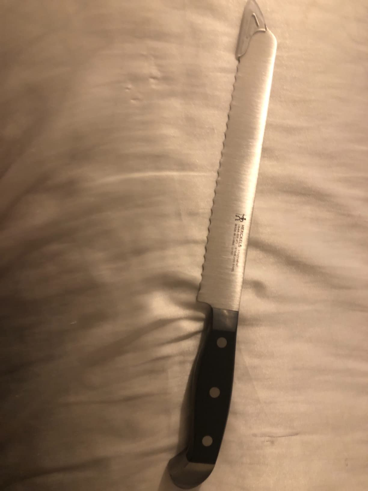 HENCKELS Statement 8 Inch Bread Knife, Razor-Sharp, German Engineered customer photo 1