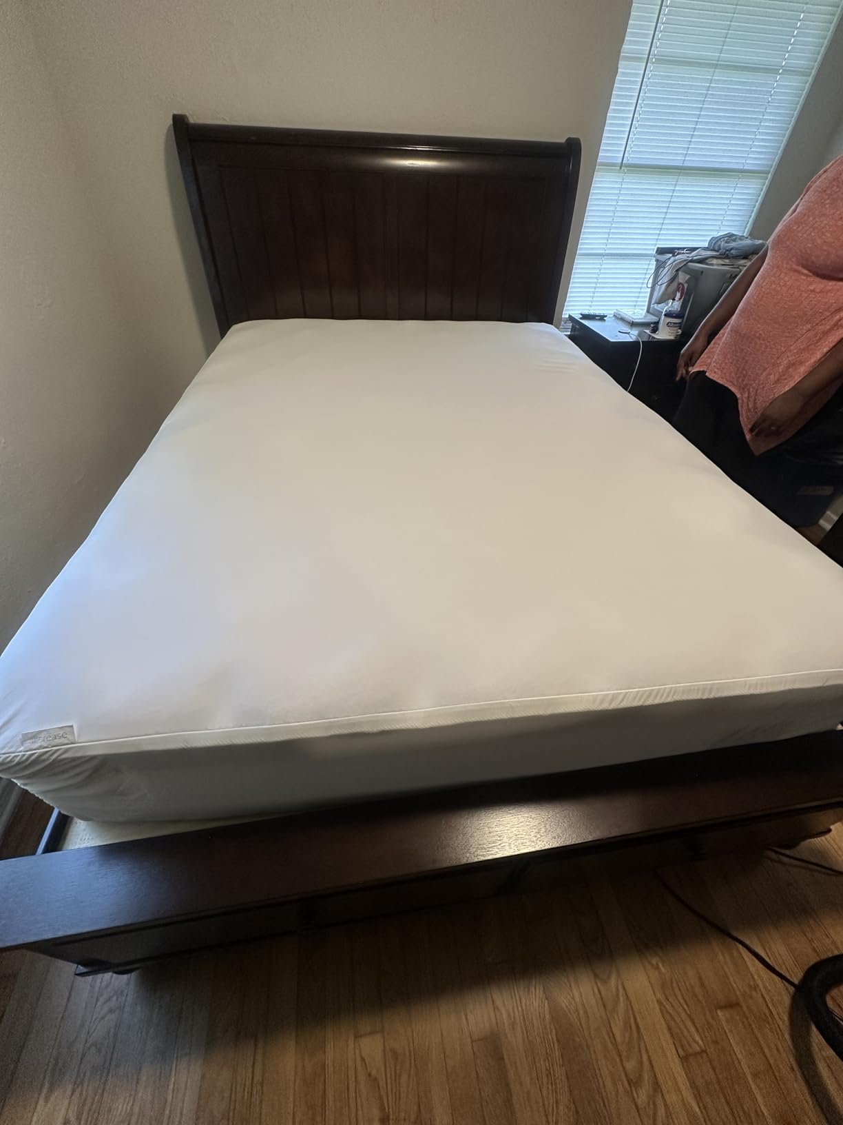 AllerEase Maximum Allergy Mattress Protector, Queen Size customer photo 2