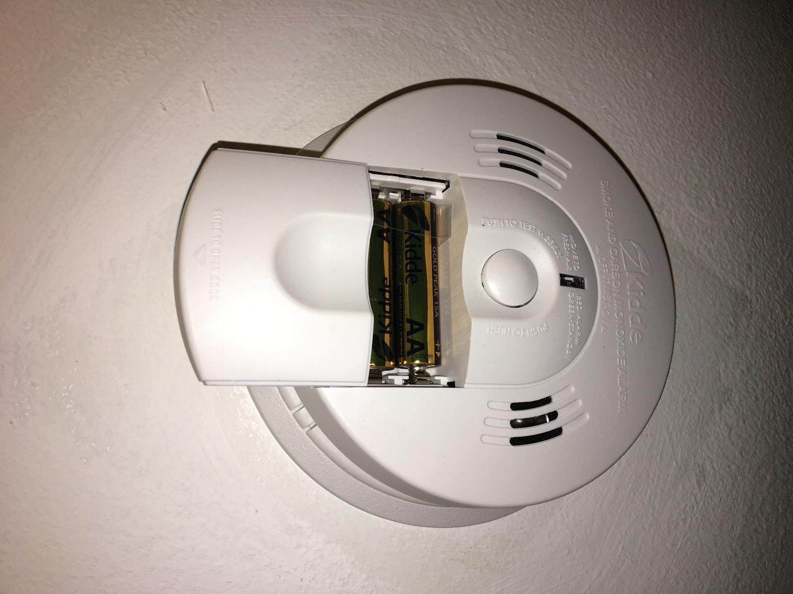 Kidde Smoke & Carbon Monoxide Detector with Voice Alerts, Battery Powered, Combination Smoke & CO Alarm customer photo 1