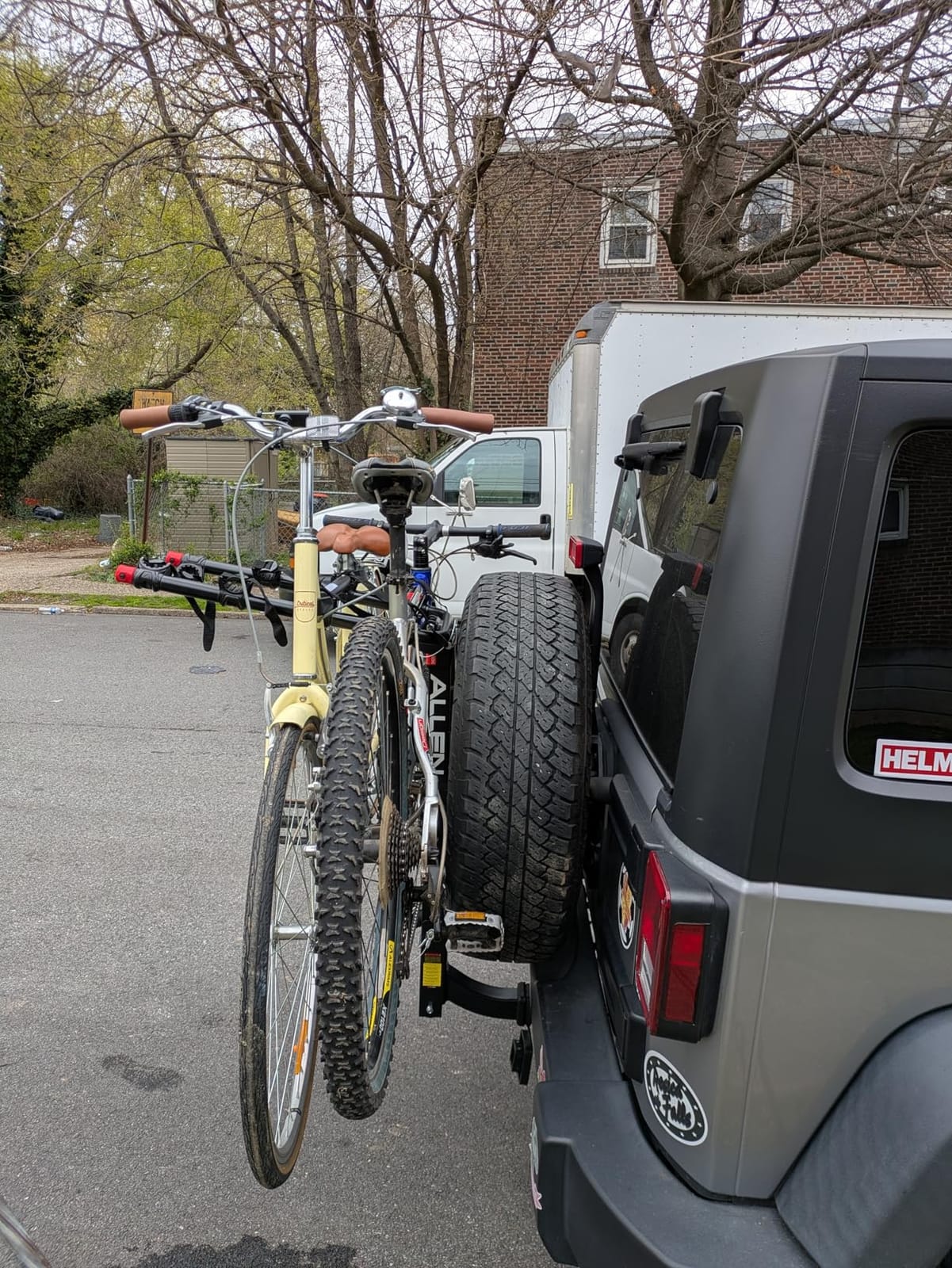 Allen Sports Deluxe 4-Bike Hitch Mount Rack (2-Inch Receiver) , Black customer photo 2