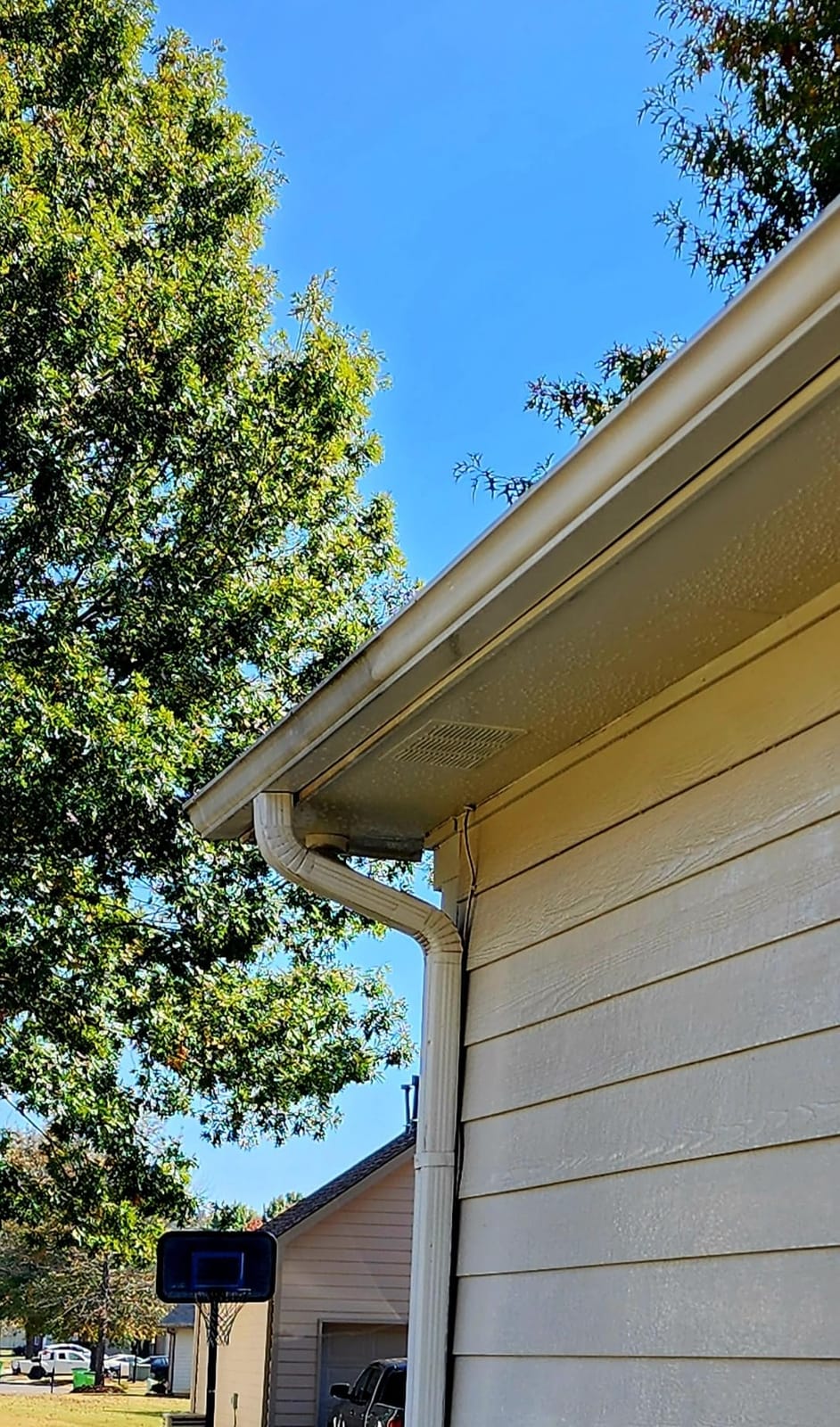 Chomp! Microfiber Gutter Cleaner Tool: Ultimate Gutter Cleaning Smop for All Types of Rain Gutters, Siding and Metal Trim - Instantly Clean Black Streaks, Mold, Mildew, Algae, Dirt and More customer photo 1