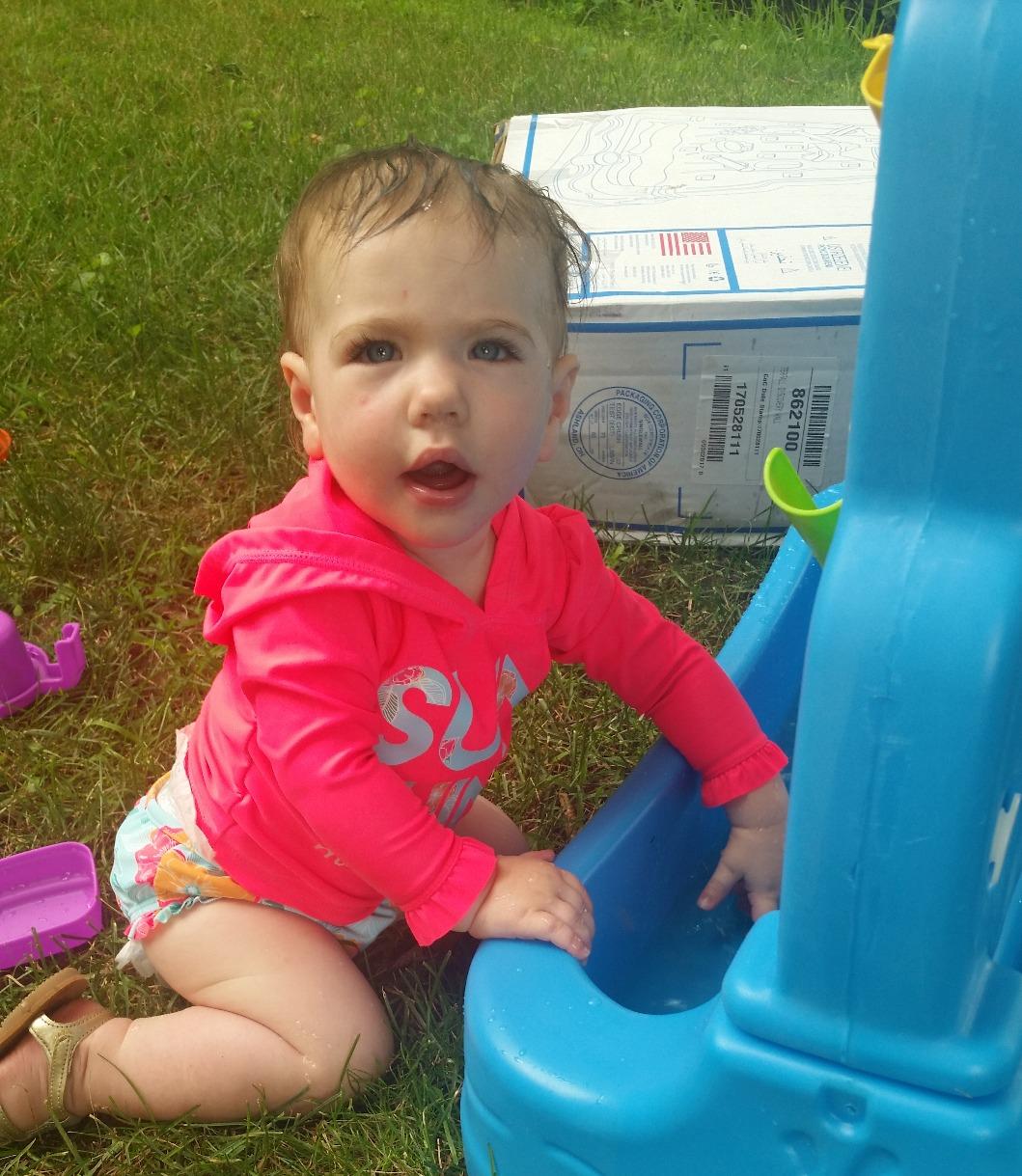 Step2 Waterfall Discovery Wall, Kids Double-Sided Water and Sand Activity Sensory Table, Summer Outdoor Toys, 13 Piece Toy Accessories, For Toddlers 1.5+ Years Old customer photo 2