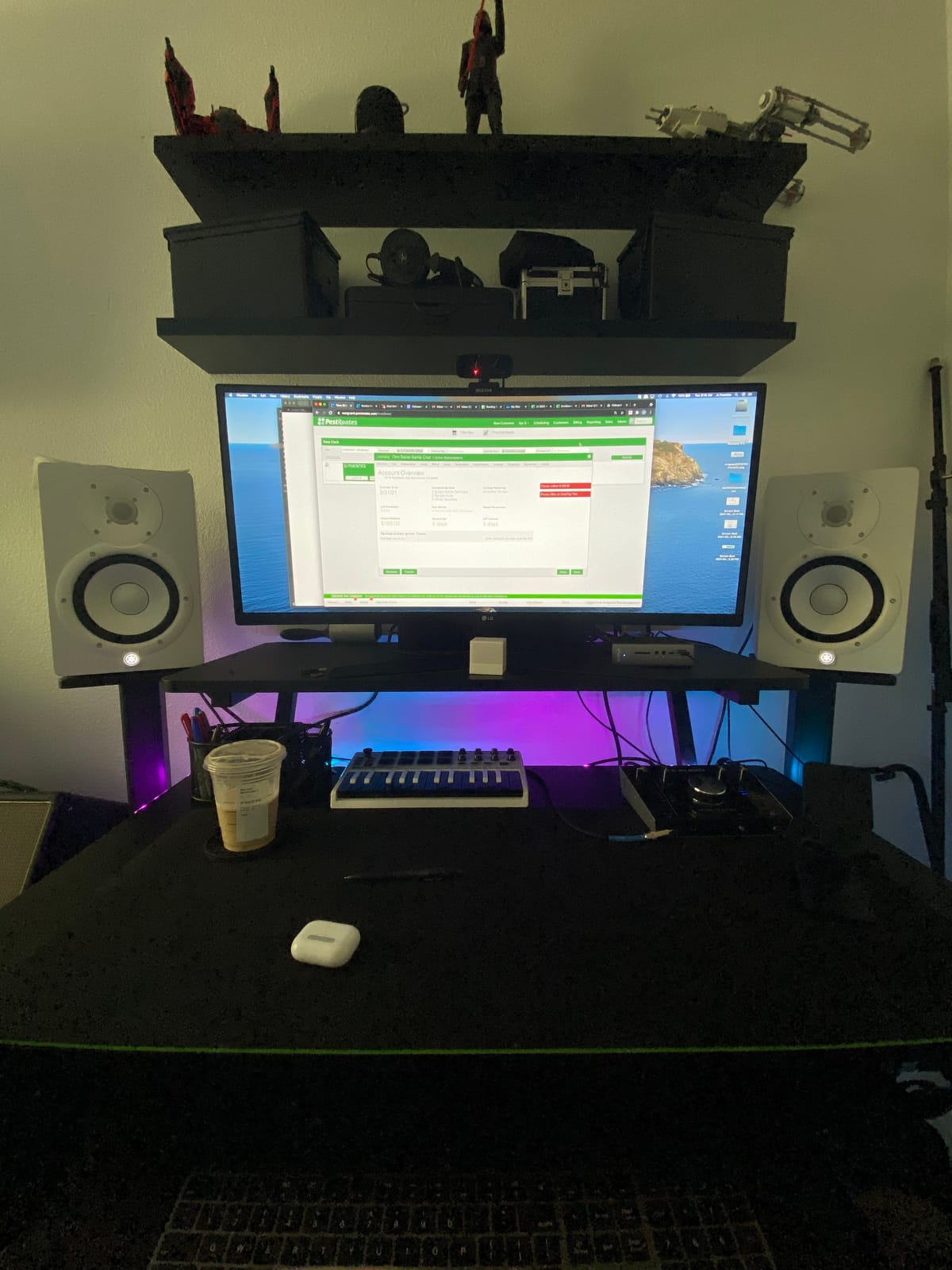 On-Stage WS7500 Series Wood Studio Workstation - Black customer photo 2