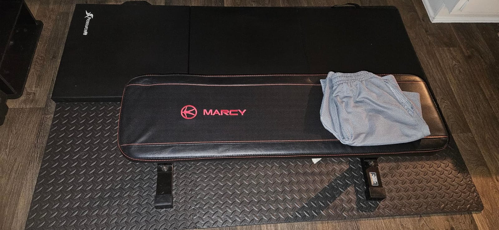 ProsourceFit Tri-Fold Folding Thick Exercise Mat 6’x2’ with Carrying Handles for MMA, Gymnastics Core Workouts, Black customer photo 1