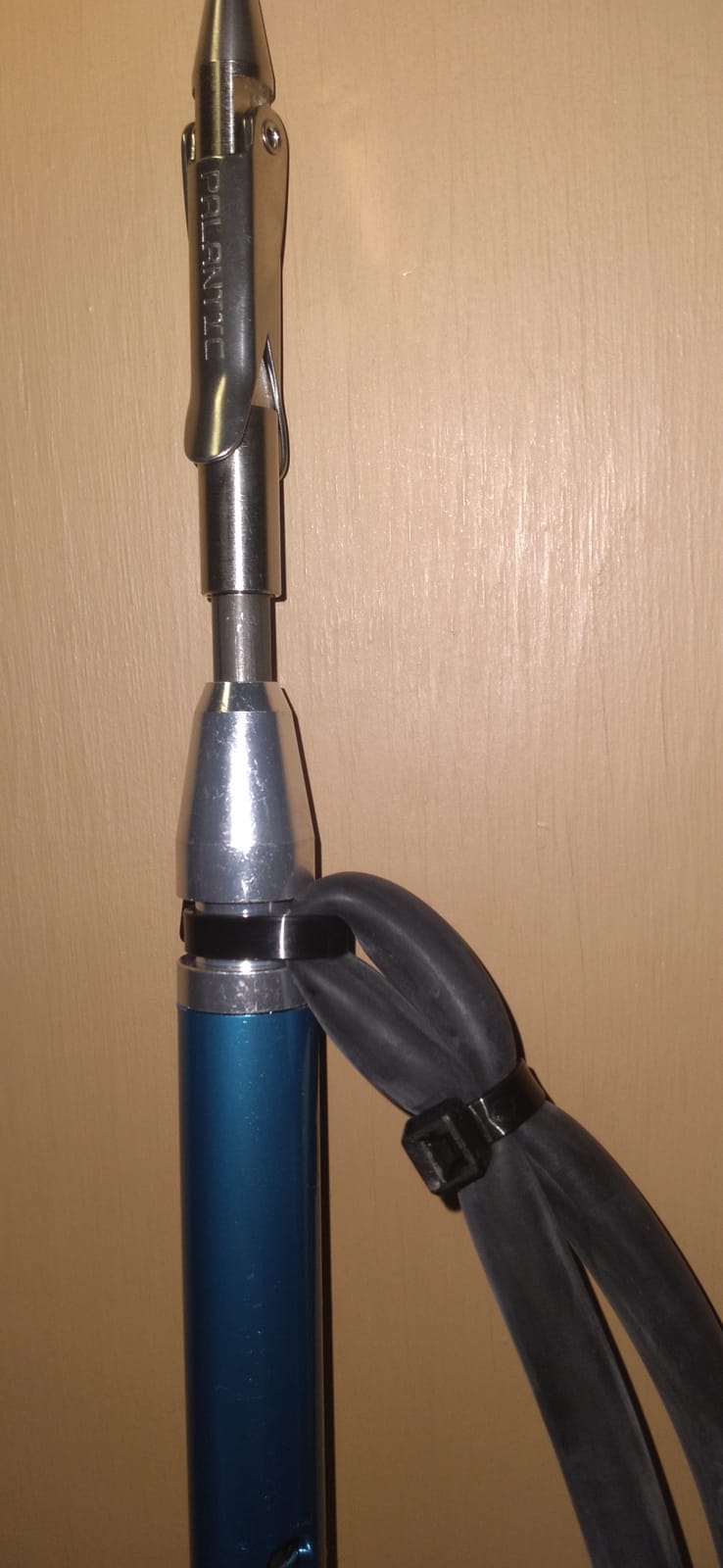 Scuba Choice Aluminum Speargun with Gloves - Lightweight Anti-Corrosion Spearfishing Harpoon, Ambidextrous Design, 6mm Thread, Triple Safety, Easy to Carry, Versatile Performance (104cm Long, Blue) customer photo 1