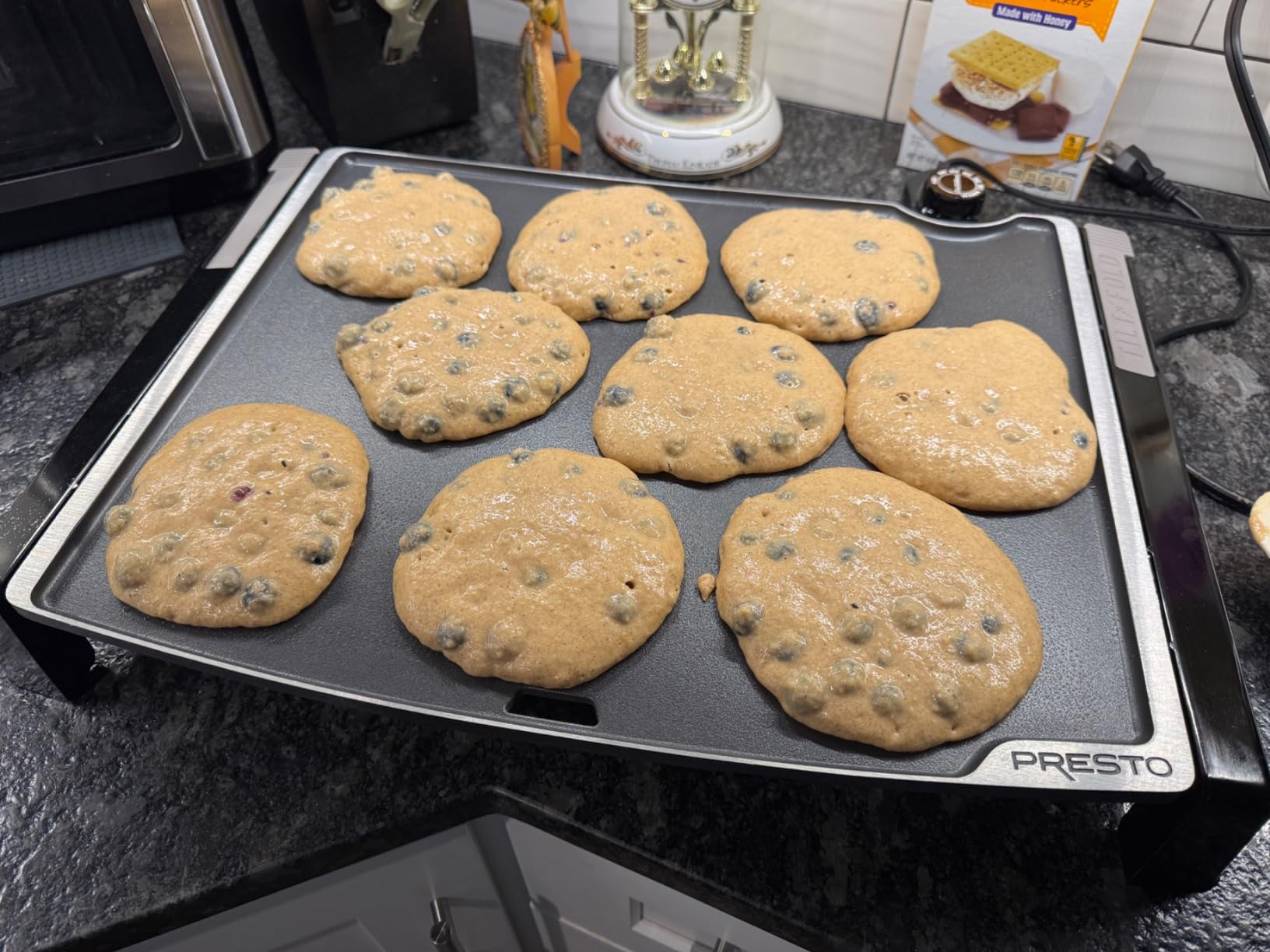 Presto 07073 Tilt-N-Fold X-Large Electric Griddle customer photo 1