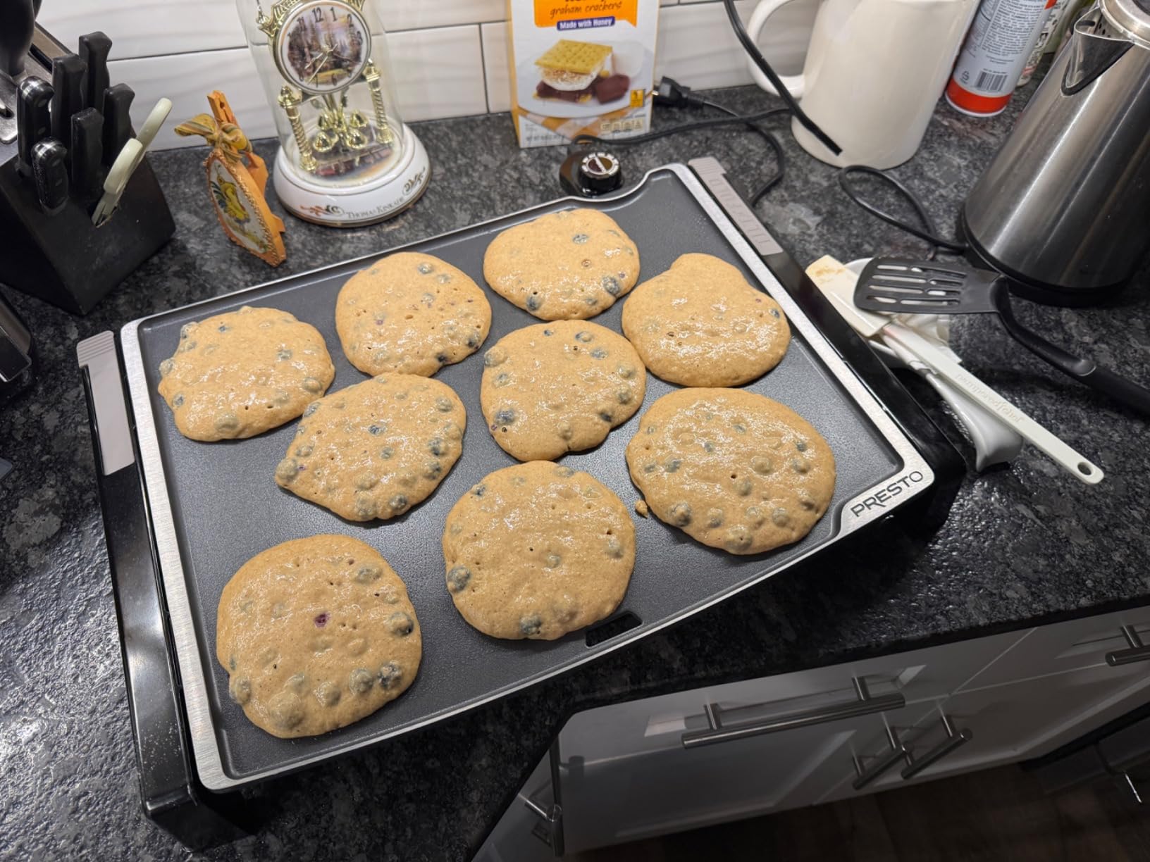Presto 07073 Tilt-N-Fold X-Large Electric Griddle customer photo 2