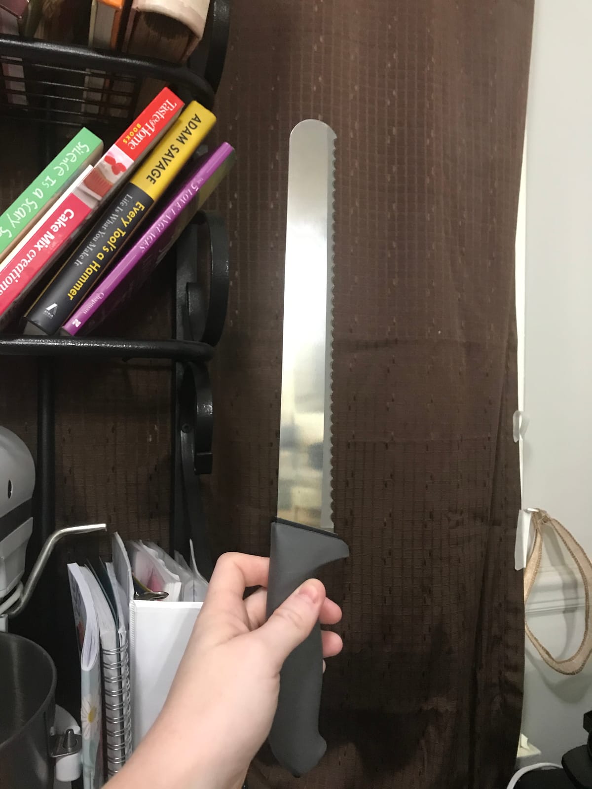 KUTLER Professional 10-Inch Bread Knife and Cake Slicer with Serrated Edge - Ultra-Sharp Stainless Steel Cutlery customer photo 1