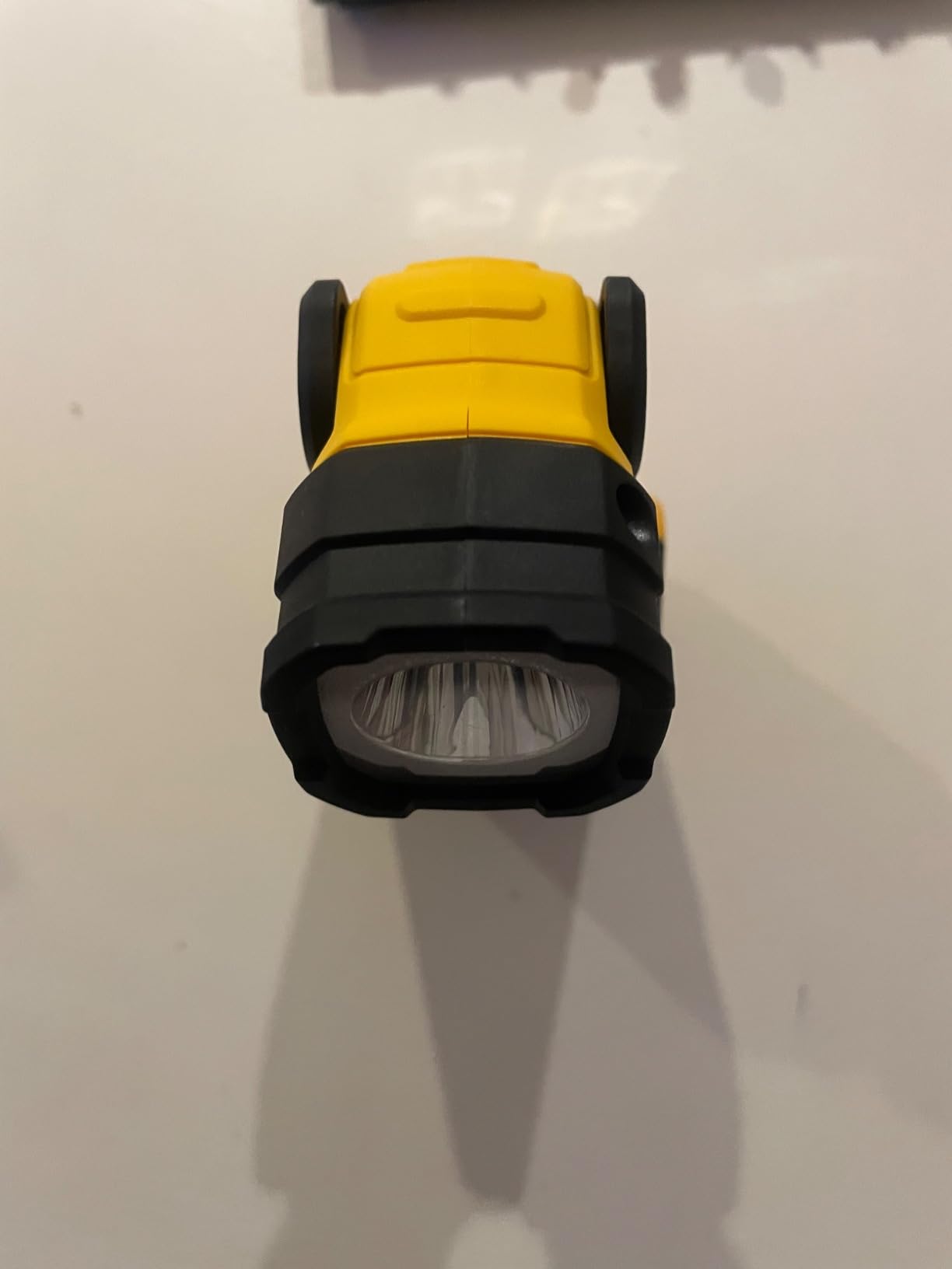 DEWALT 20V MAX LED Work Light Rechargeable, LED Flashlight, Magnetic Flashlight, Freestanding and Clip-On Light, 360 degree pivoting Head, Tool Only (DCL044) customer photo 2