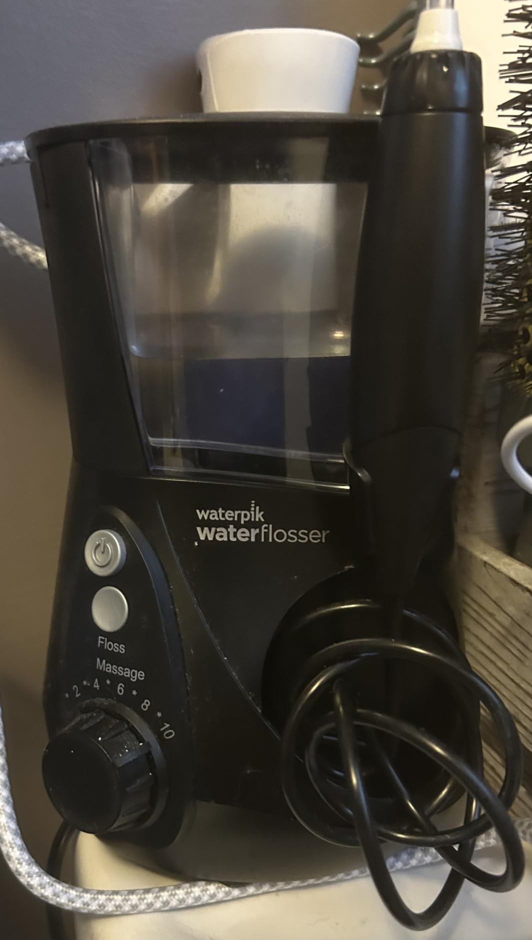 Waterpik Aquarius Countertop Water Flosser with 10 Settings, 7 Tips, Black customer photo 2