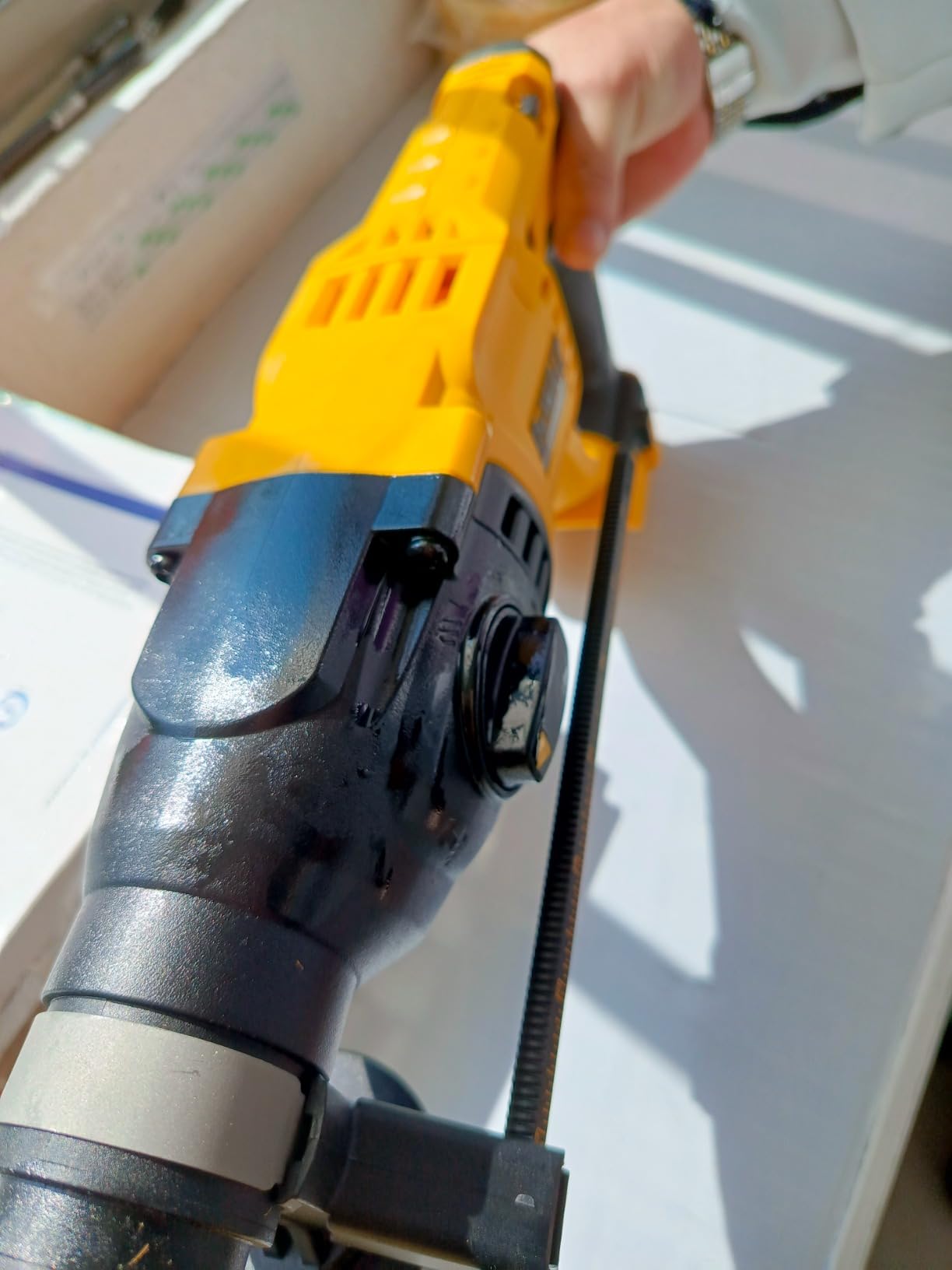 DEWALT 20V MAX SDS Plus 1 Inch Cordless Rotary Hammer with D-Handle, Bare Tool Only (DCH133B) customer photo 1