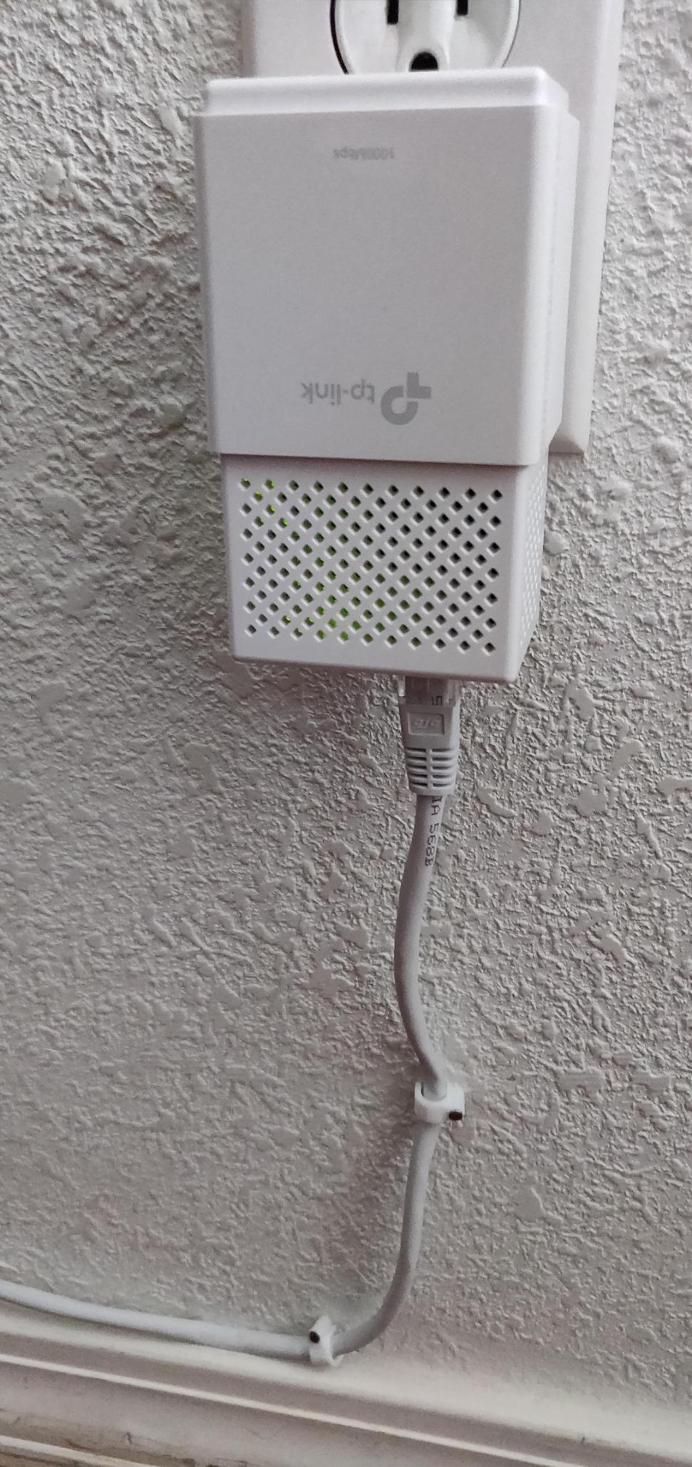 TP-Link AV1000 Powerline Ethernet Adapter - Gigabit Port, Plug&Play, Power Saving, Ethernet Over Power, Expand Home Network with Stable Connections, Ideal for Smart TV, Online Gaming (TL-PA7010 KIT) customer photo 2