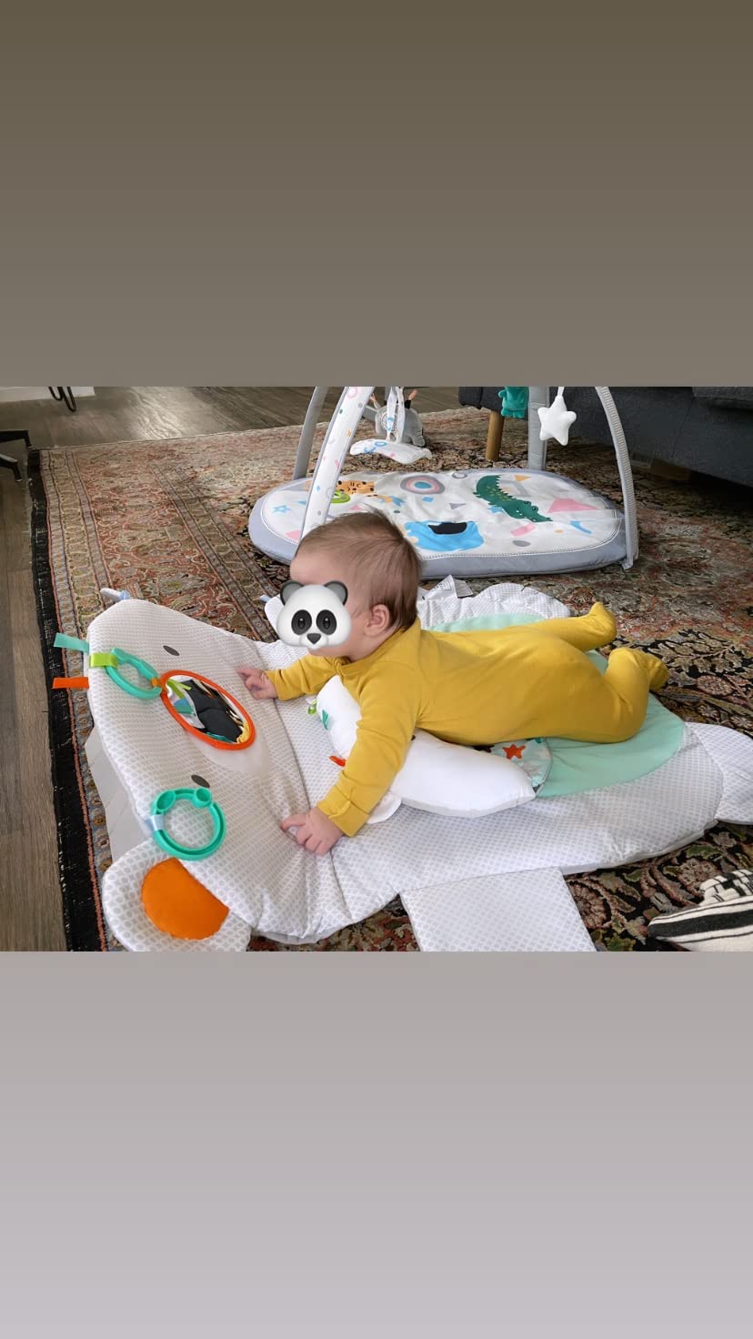 Bright Starts Tummy Time Prop & Play Baby Activity Mat with Support Pillow & Taggies - Polar Bear 35 x 29.5 in., Newborn and up customer photo 1