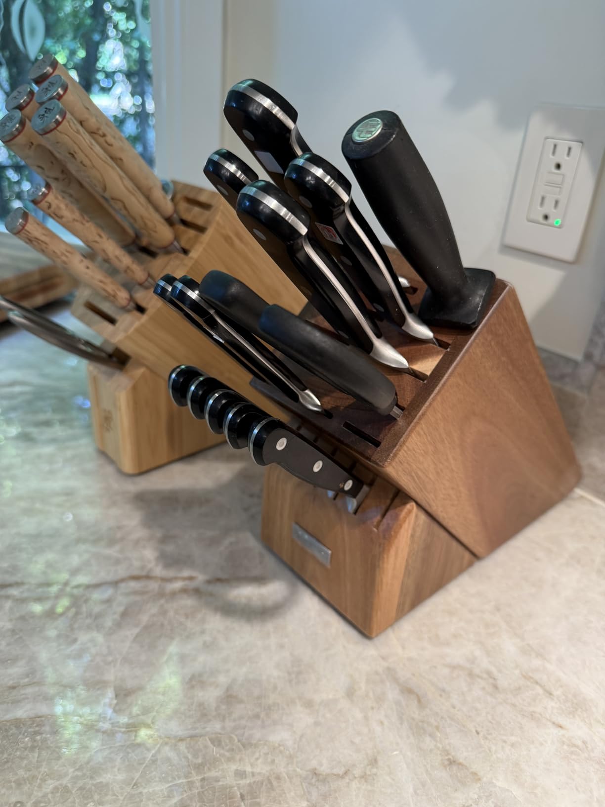 WÜSTHOF 25-Slot Acacia Knife Storage Block customer photo 1