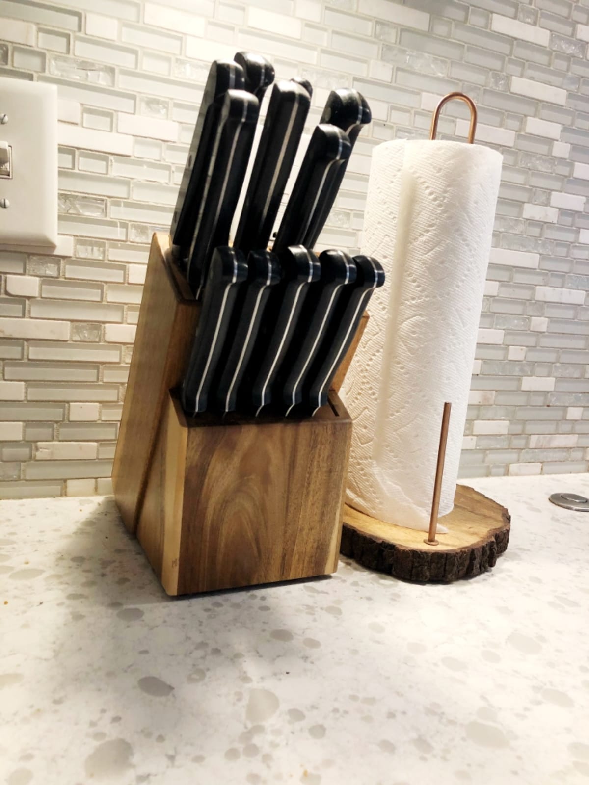 Coninx Acacia Wood Kitchen Knife Block - 15 Slots Knife Holder - Professional Quality Wood Knife Organizer - Secure Knife Stand To Keep Knives Neat & Sharp - Knife Blocks for Kitchen Knife Storage customer photo 1