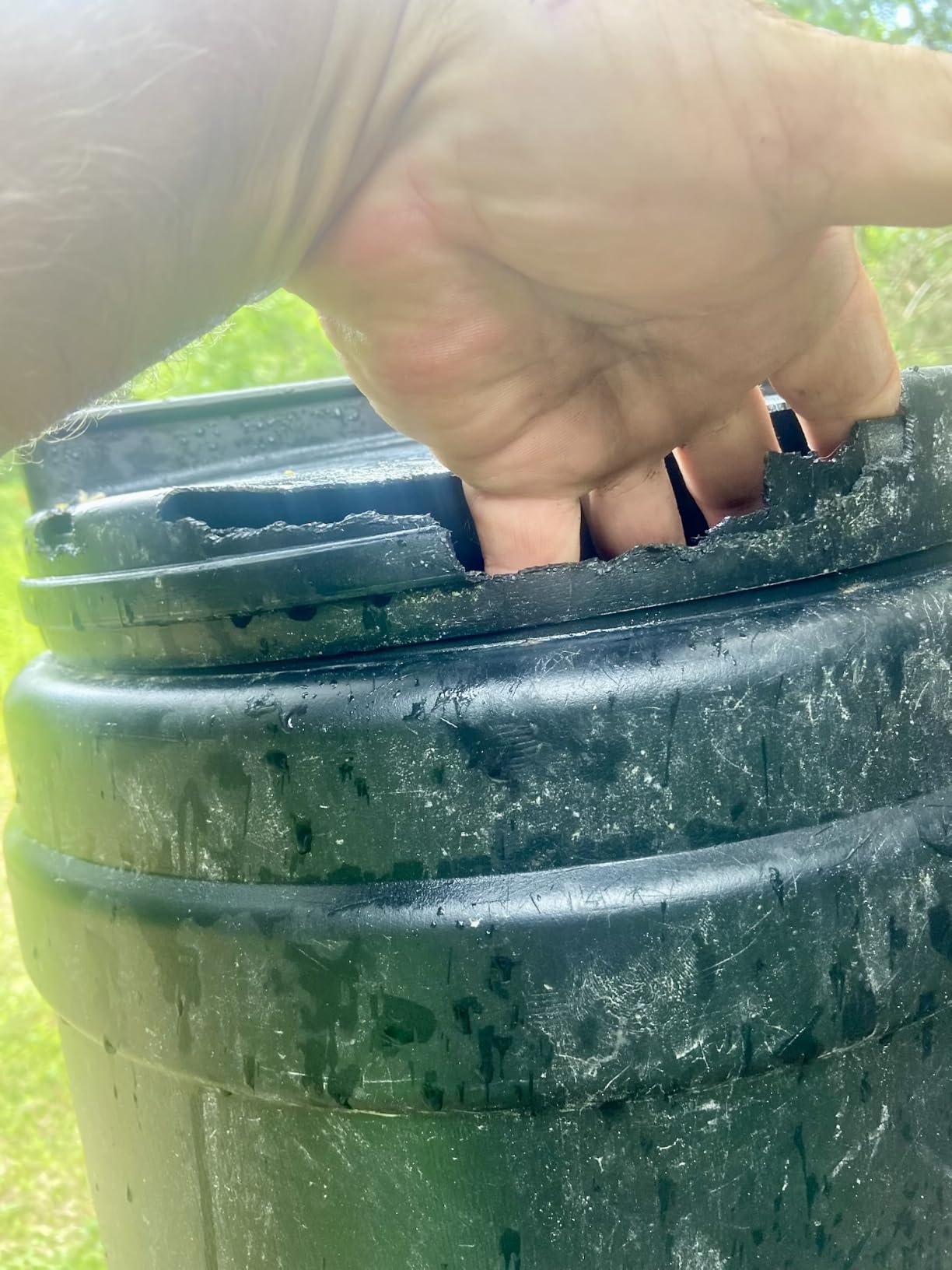 On Time T-Post Gravity Feeder, 80 lb. Capacity customer photo 2