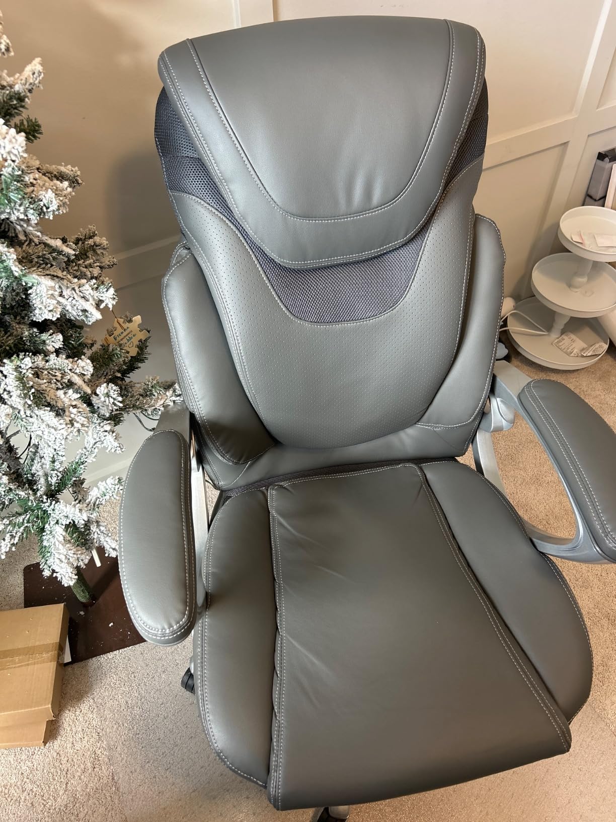 Serta Bryce Executive Office Chair, Ergonomic Computer Desk Chairs with Patented AIR Lumbar Support, Comfy Body Pillows, Height Adjustable, Swivel Base with Wheels, Bonded Leather, Black customer photo 1
