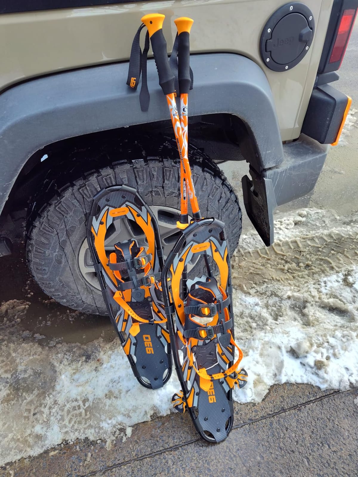 G2 21/25/30/36 Inches Light Weight Snowshoes with Trekking Poles, Tote Bag, Special EVA Padded Ratchet Binding, Heel Lift, Toe Box(6 Colors Available) customer photo 2