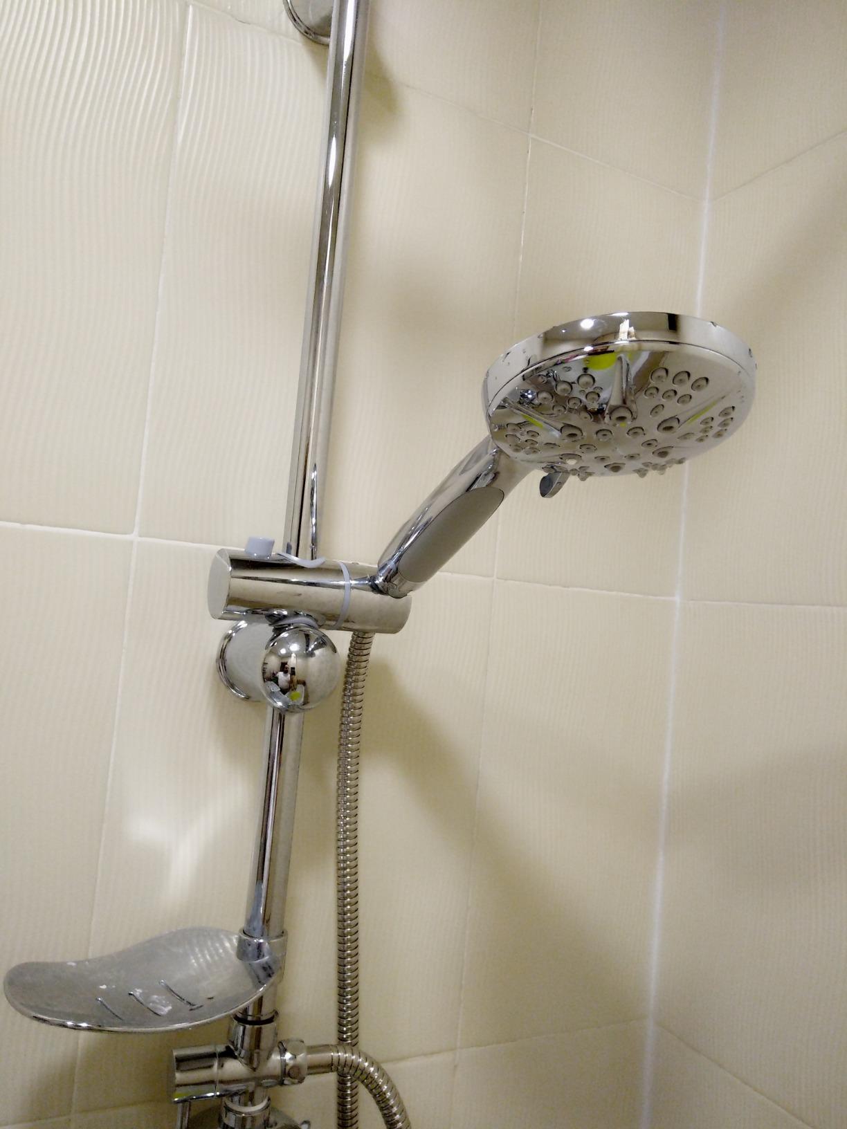 Hotel Spa Notilus Giant High-Pressure 6-setting Luxury Rain/Handheld Shower Head - Anti-Slip Grip, Metal Fittings, Anti-Clog Jets, Heavy-Duty Stainless Steel Hose - All-Chrome Finish customer photo 1
