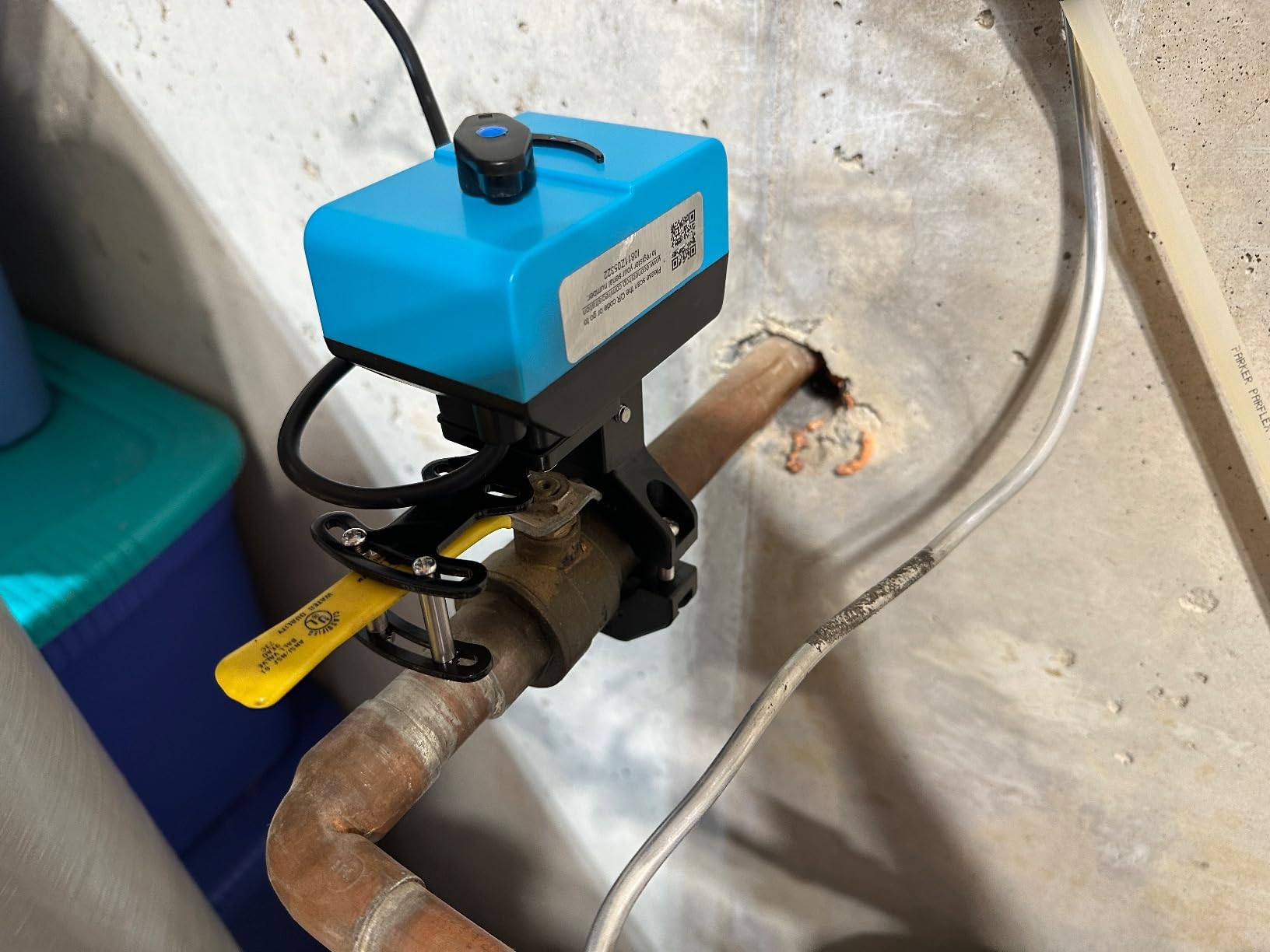 EVC200-HCSML The Bulldog Valve Robot, Z-Wave Water Valve, Smart Home Controller Required, Easy to Install and No Plumbing Required, Valves up to 1.5