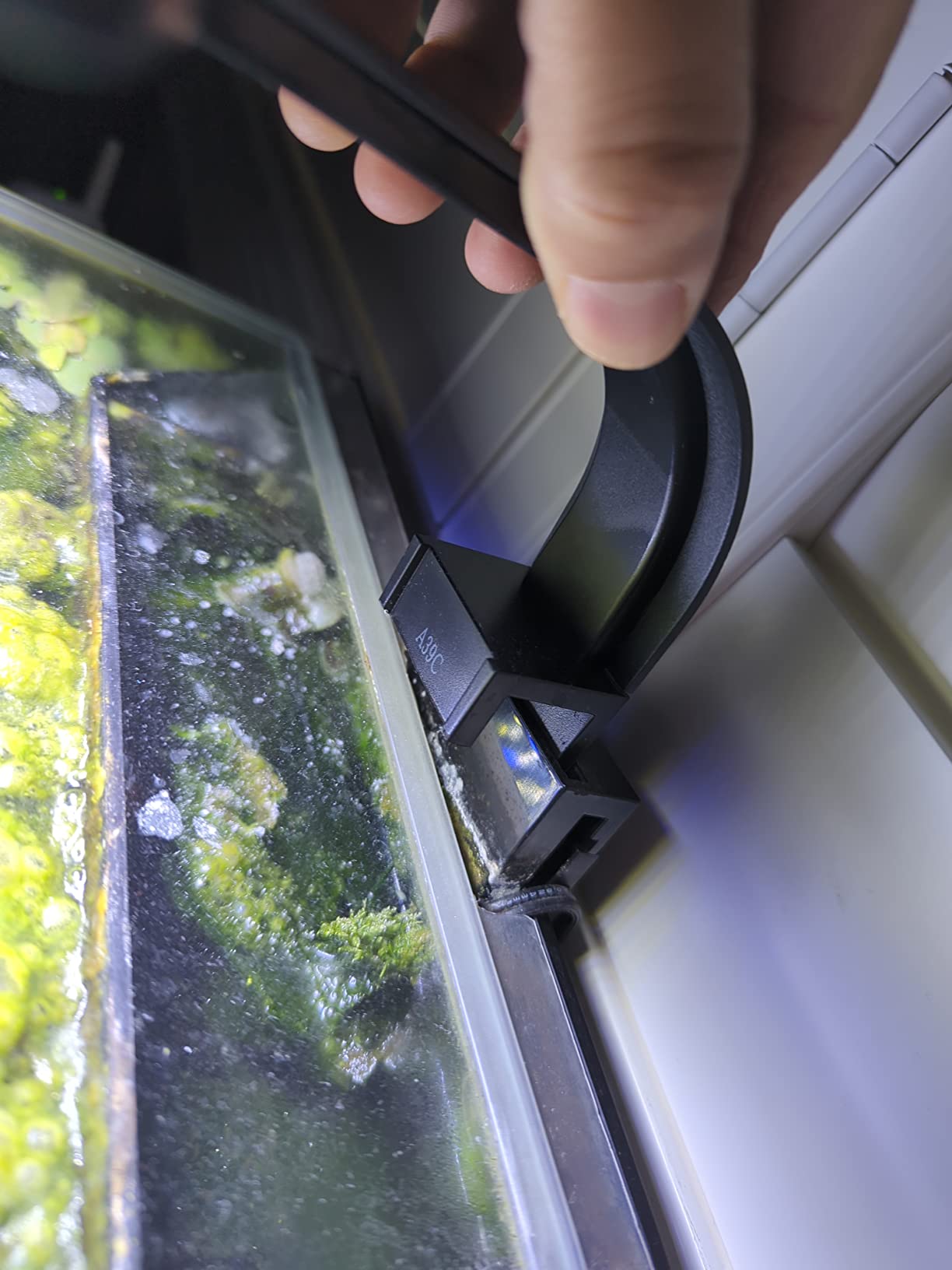 Aqueon Clip-On LED Fish Tank Light for Planted Aquariums, Up to 20 Gal customer photo 1