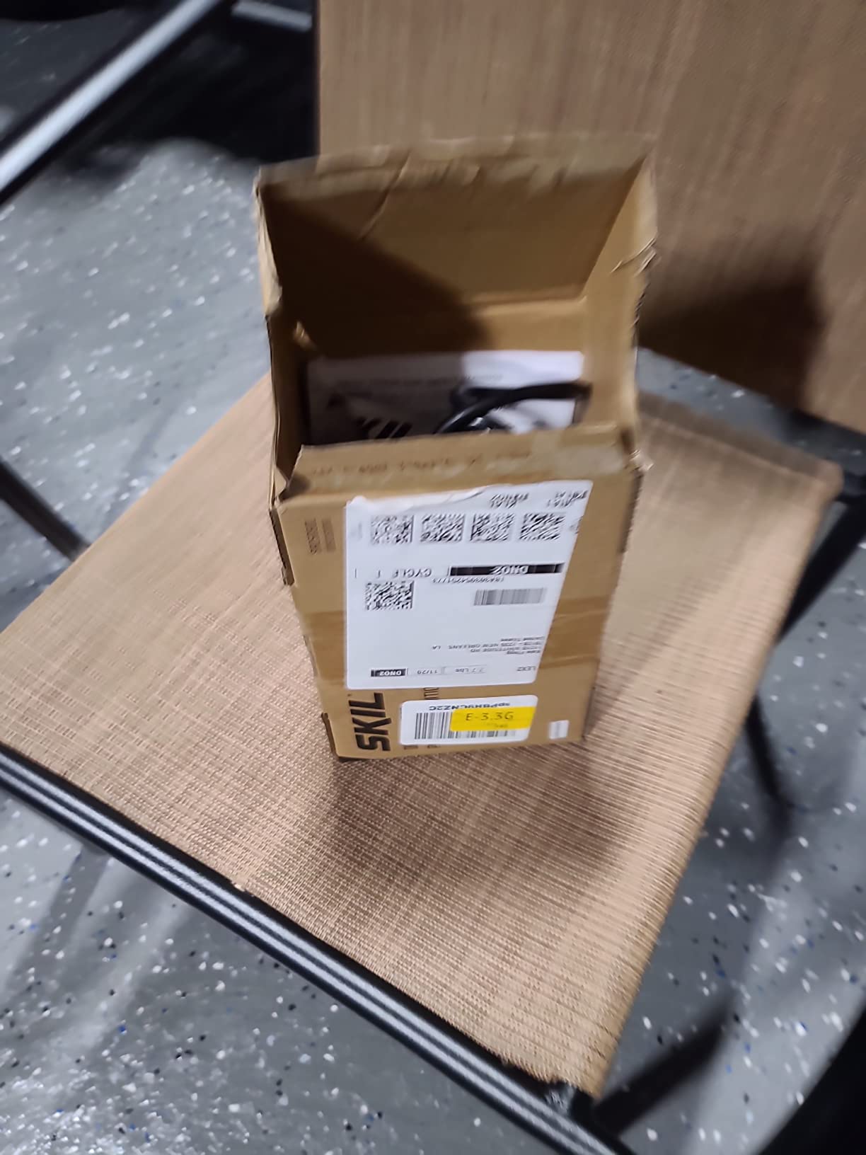 SKIL Corded Detail Sander, Includes 3pcs Sanding Paper and Dust Box - SR250801 customer photo 2