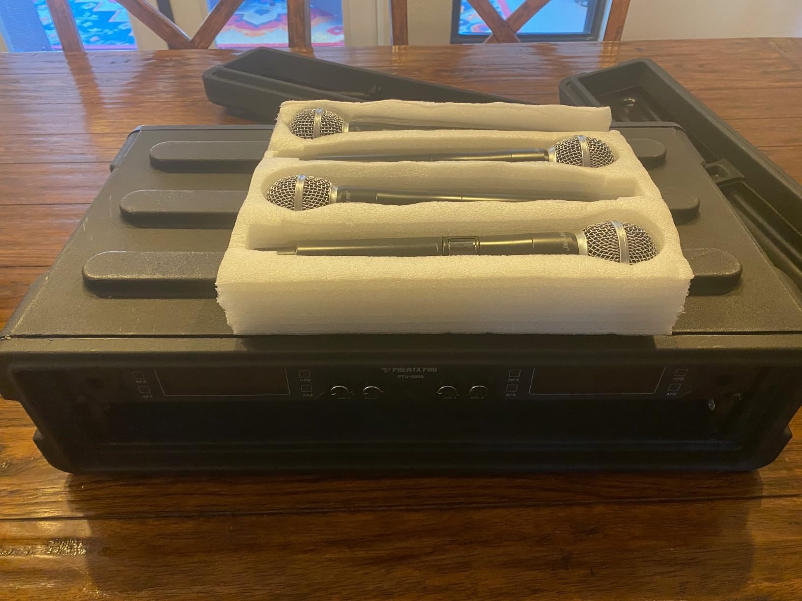 Phenyx Pro 4-Ch UHF Fixed Frequency Wireless Microphone System PTU-5000-4H customer photo 2