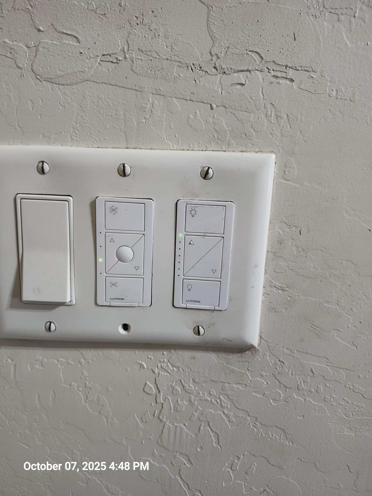Lutron Caseta 3-Way Smart Dimmer Kit; LED Dimmer, Wireless Remote & Bracket customer photo 2
