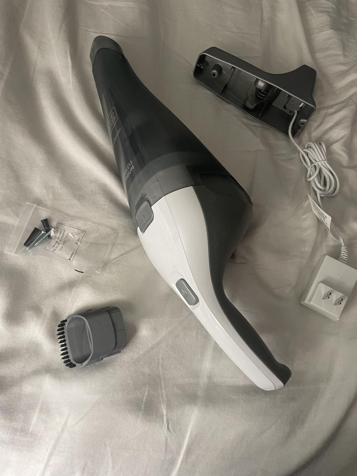 BLACK+DECKER dustbuster Cordless Handheld Vacuum, Portable Car Vacuum Cordless Rechargeable, Wall Mount, Strong Suction QuickClean (HNVC215B10) customer photo 1
