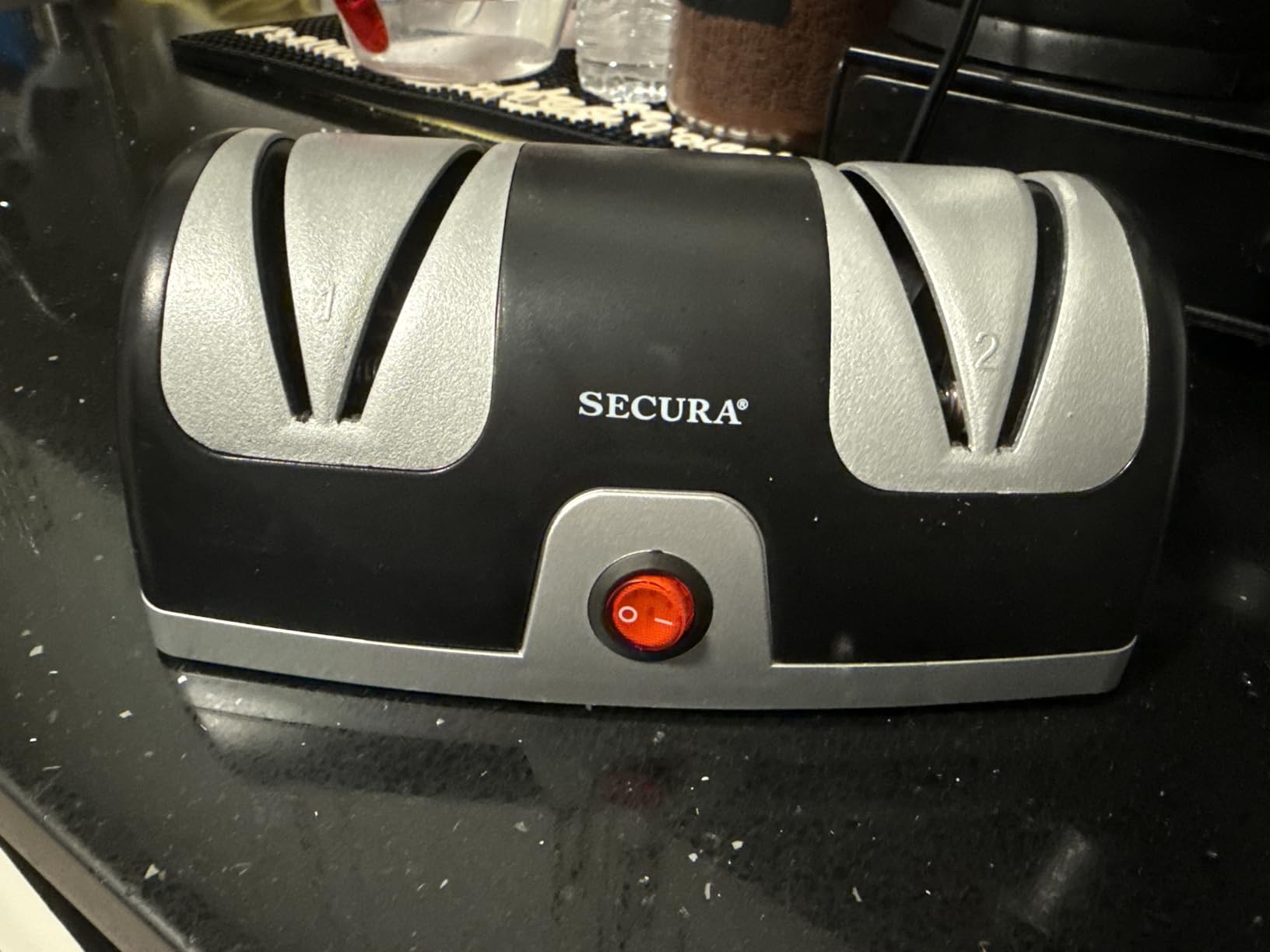 Secura 2-Stage Electric Knife Sharpener with Diamond Abrasives and Precision Angle Guides, Professional Sharpening Tool for Kitchen Straight Edge and Ceramic Knife, Black customer photo 1