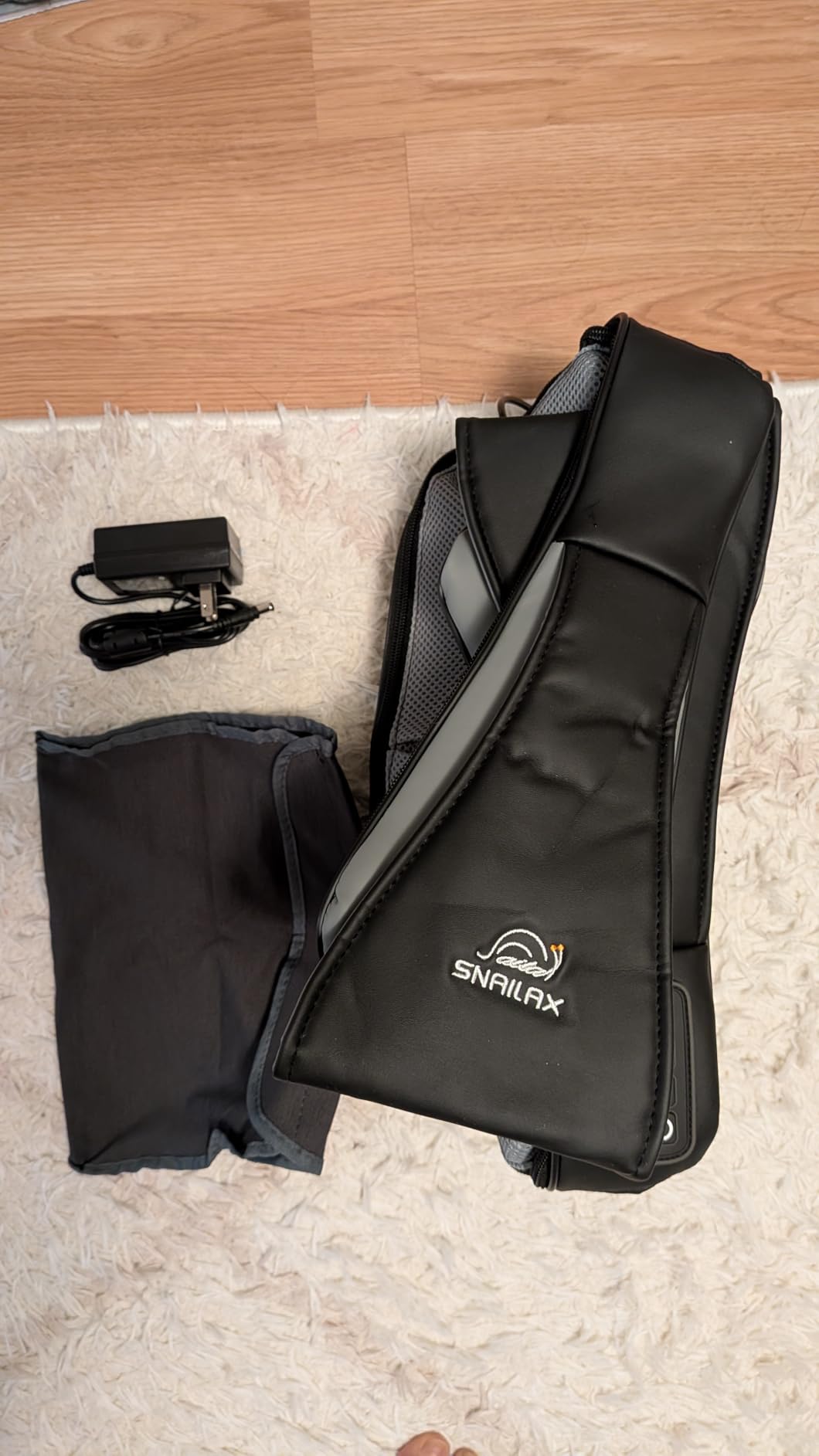 Snailax Cordless Shiatsu Neck and Shoulder Massager with Heat customer photo 2