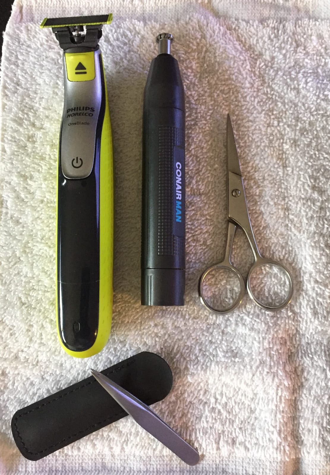 ConairMAN Ear and Nose Hair Trimmer for Men, Cordless, 360° Bevel Blade customer photo 2